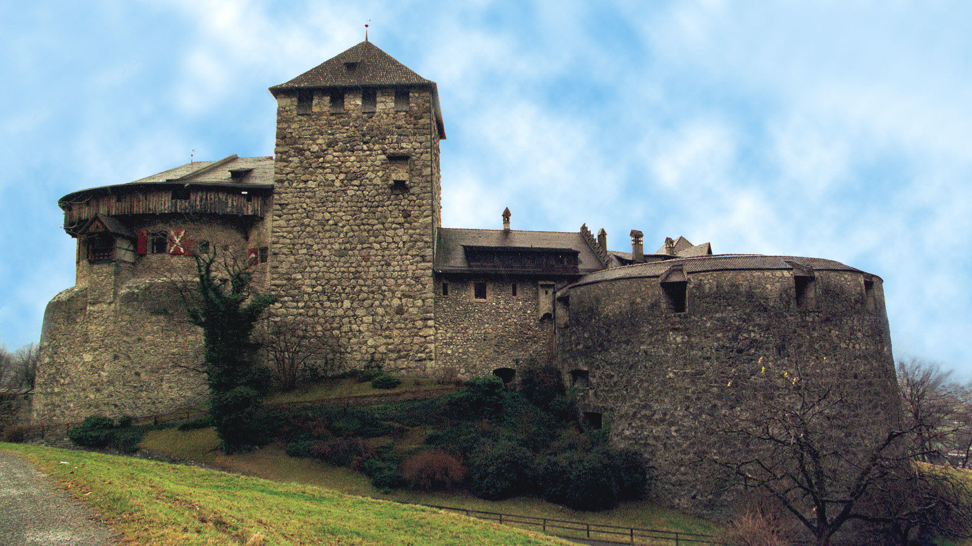 Die "Stammburg" in Vaduz", Sitz der Fürstenfamilie von Liechtenstein.