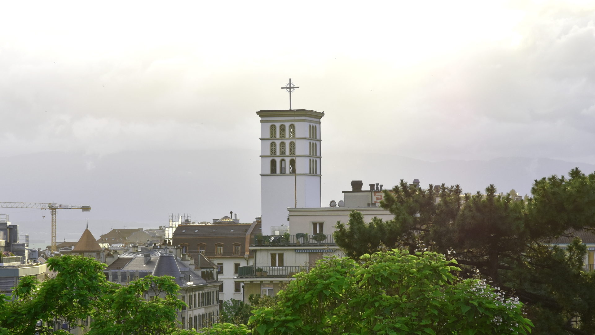 Turm der Basilika Notre Dame von Lausanne
