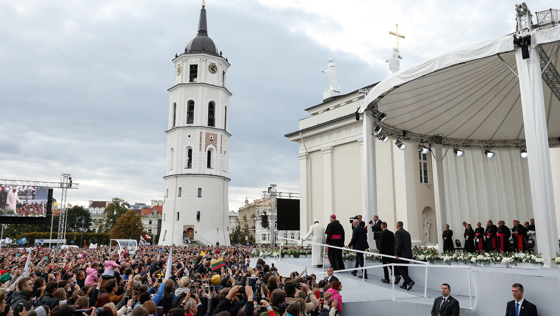 Papst Franziskus bei der Begegnung mit jungen Menschen in Vilnius.