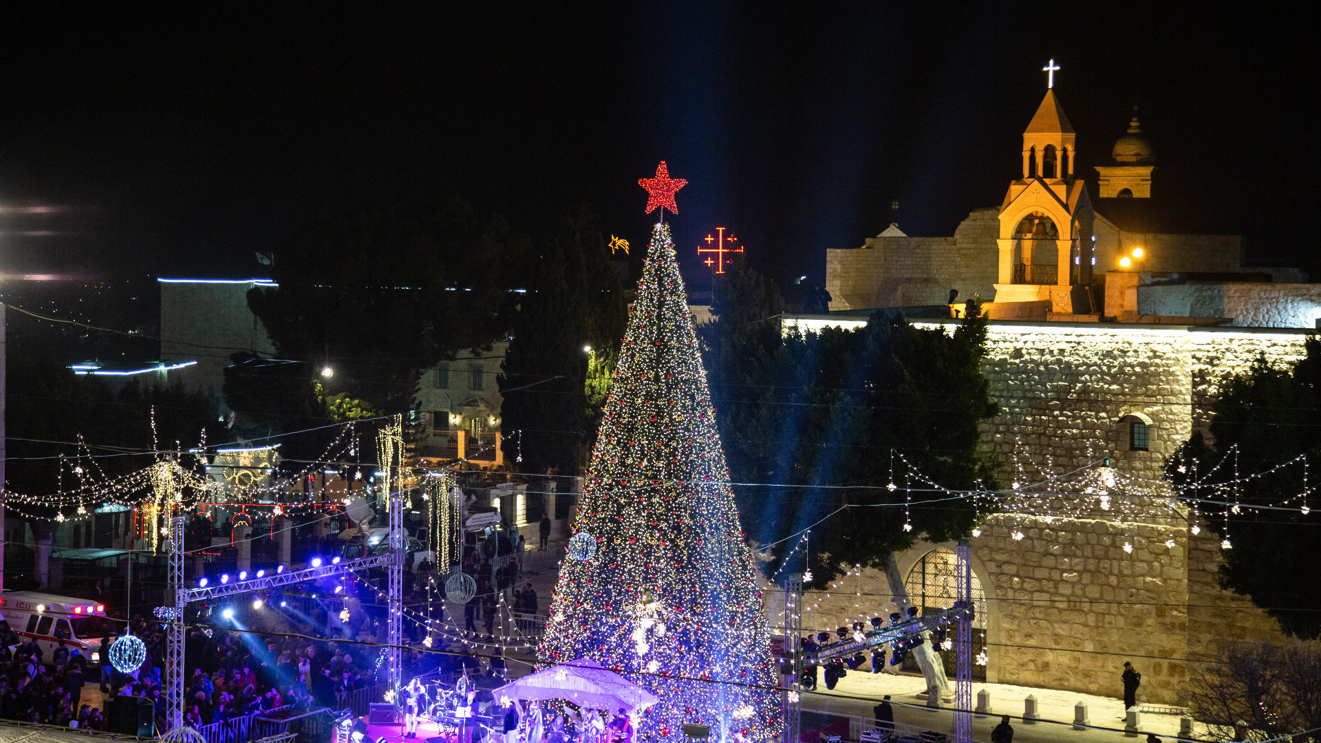 Krippenplatz vor der Geburtskirche in Bethlehem in der Weihnachtsnacht, am 24. Dezember 2018.