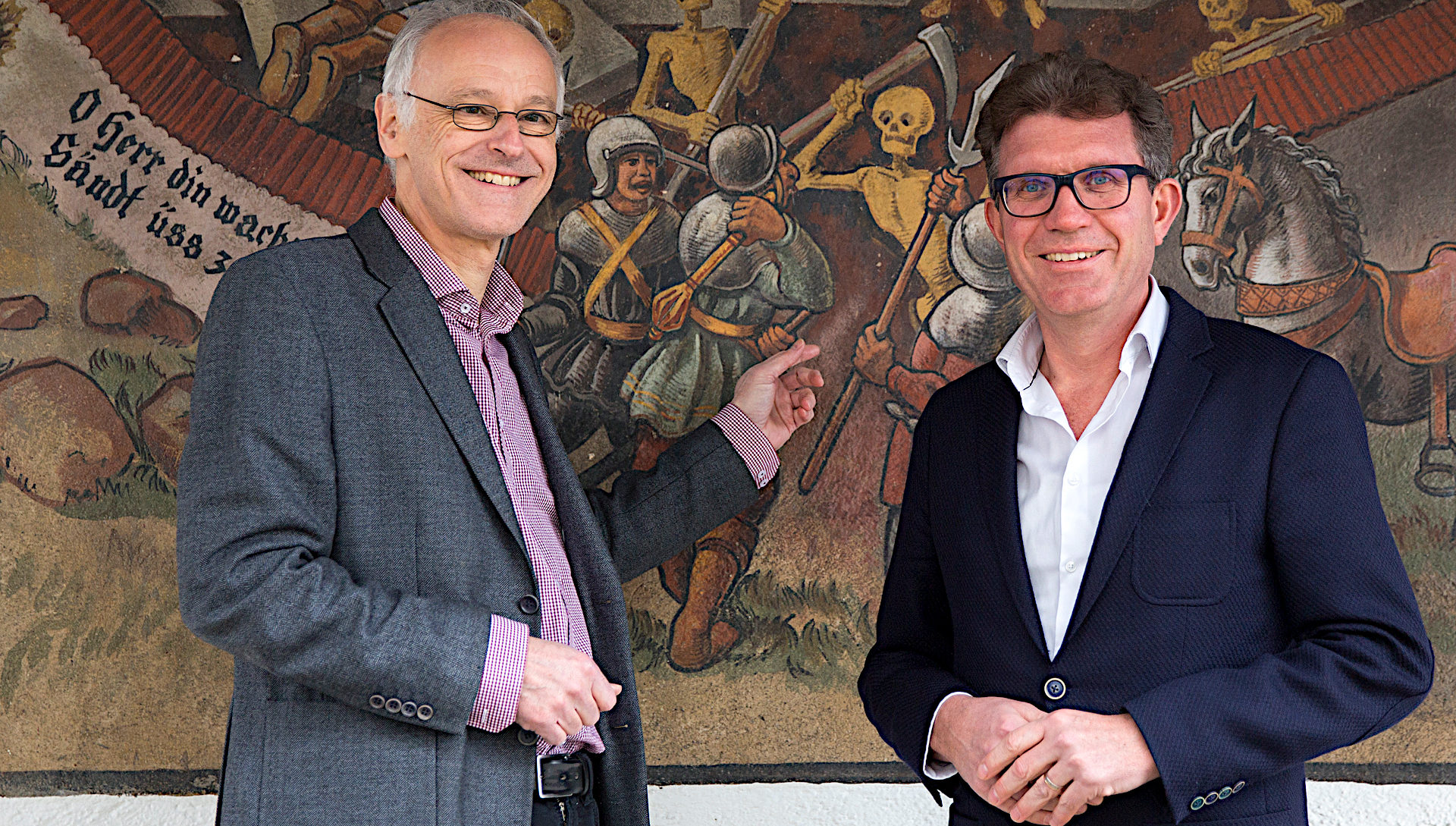 Guido Estermann (r.) und Urs-Beat Frei im Beinhaus in Baar, 2019