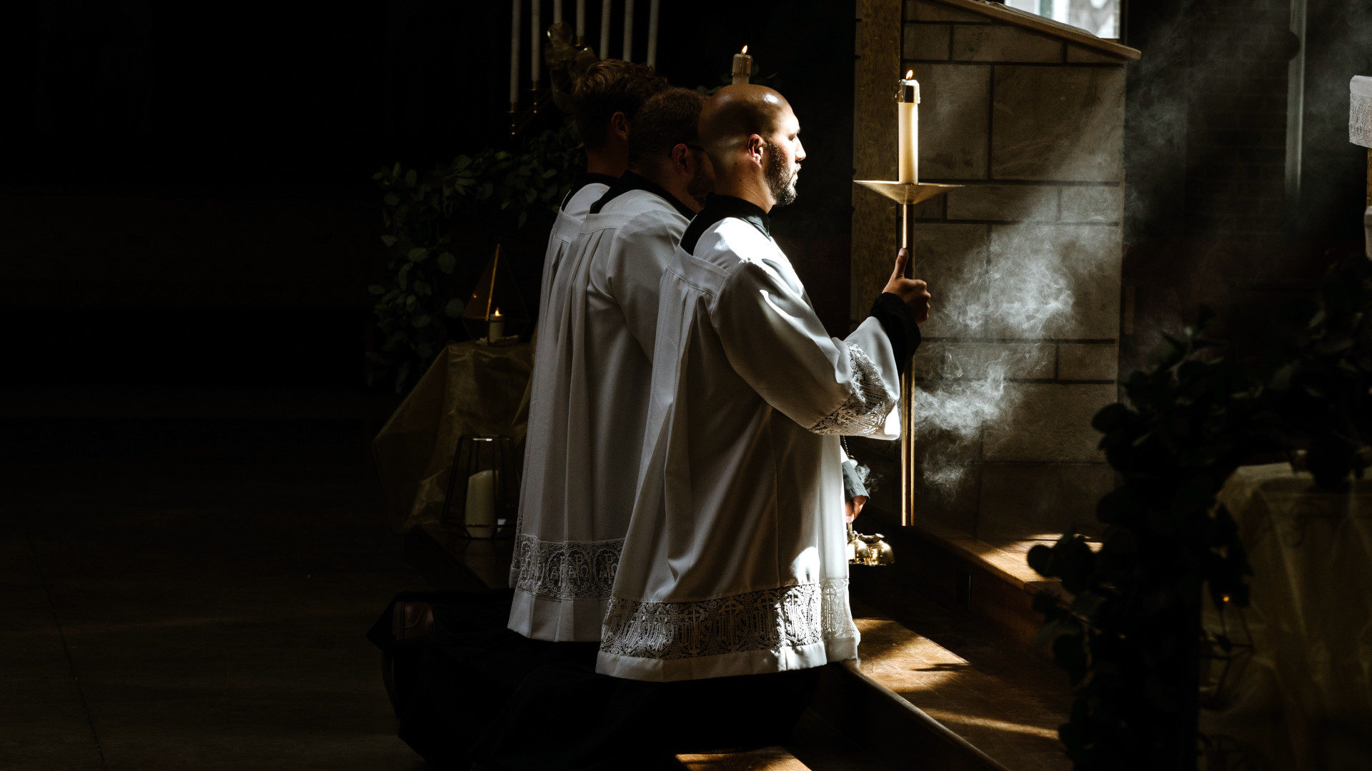 Priester beim Gebet