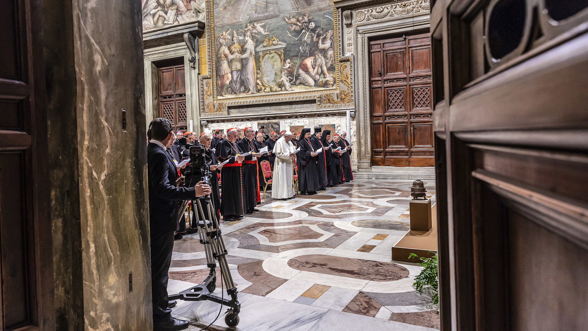 Blick in den Sala Regia im Vatikan während eines Bussgottesdienstes mit Papst Franziskus