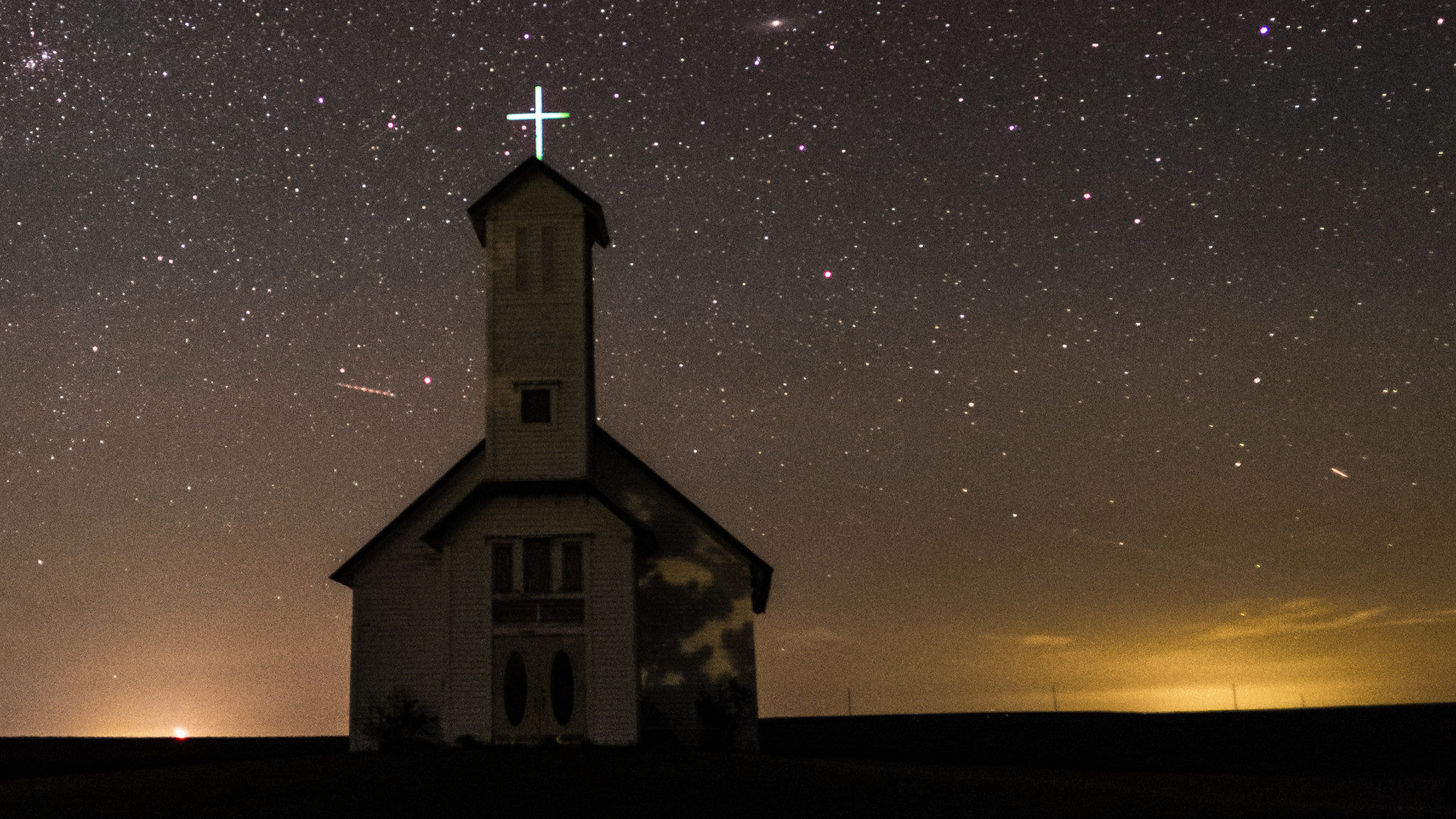 Kapelle vor dem Nachthimmel