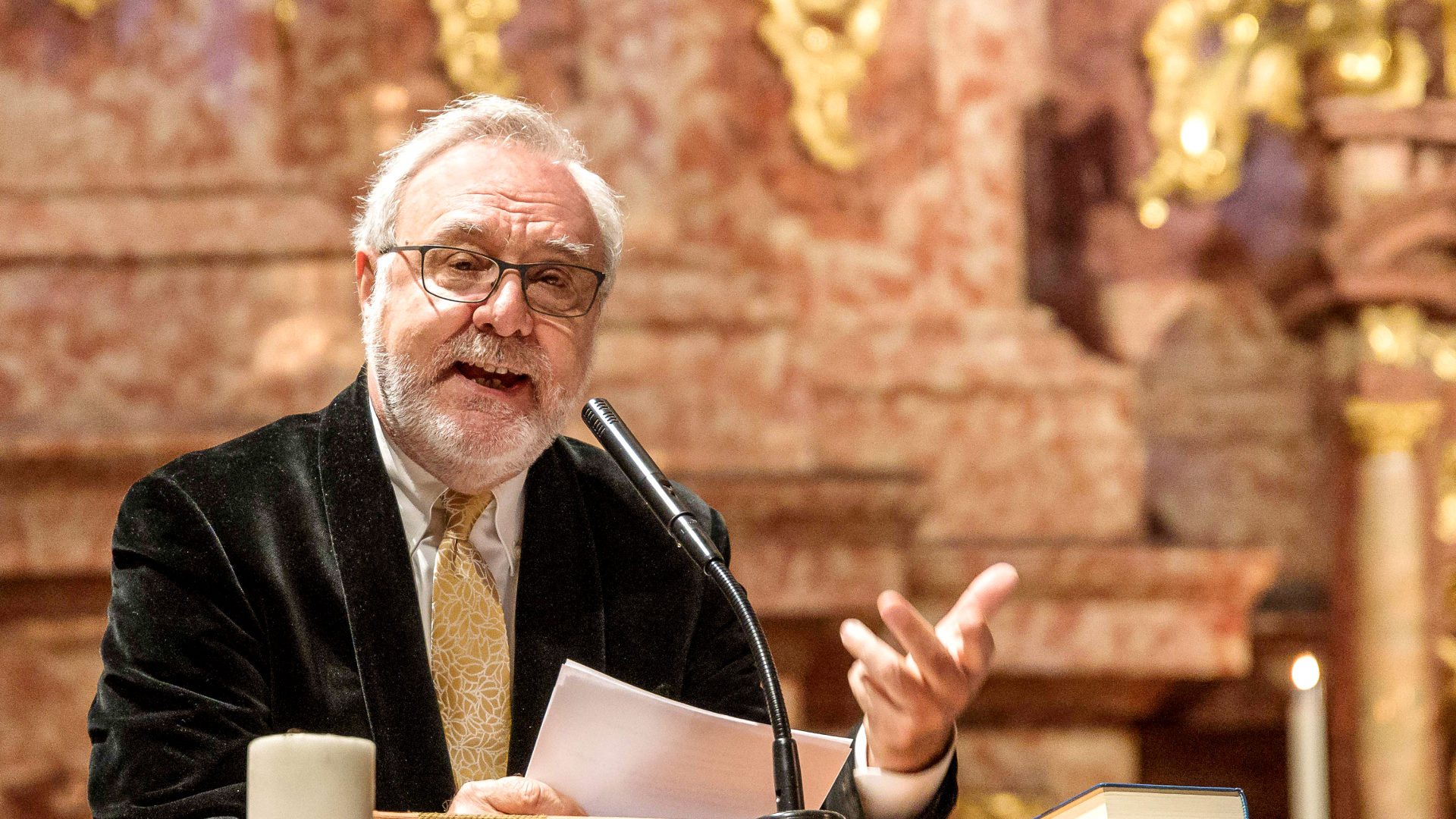 Marco Politi, Vatikan-Journalist und Buchautor, bei einem Vortrag in der Jesuitenkirche in Luzern