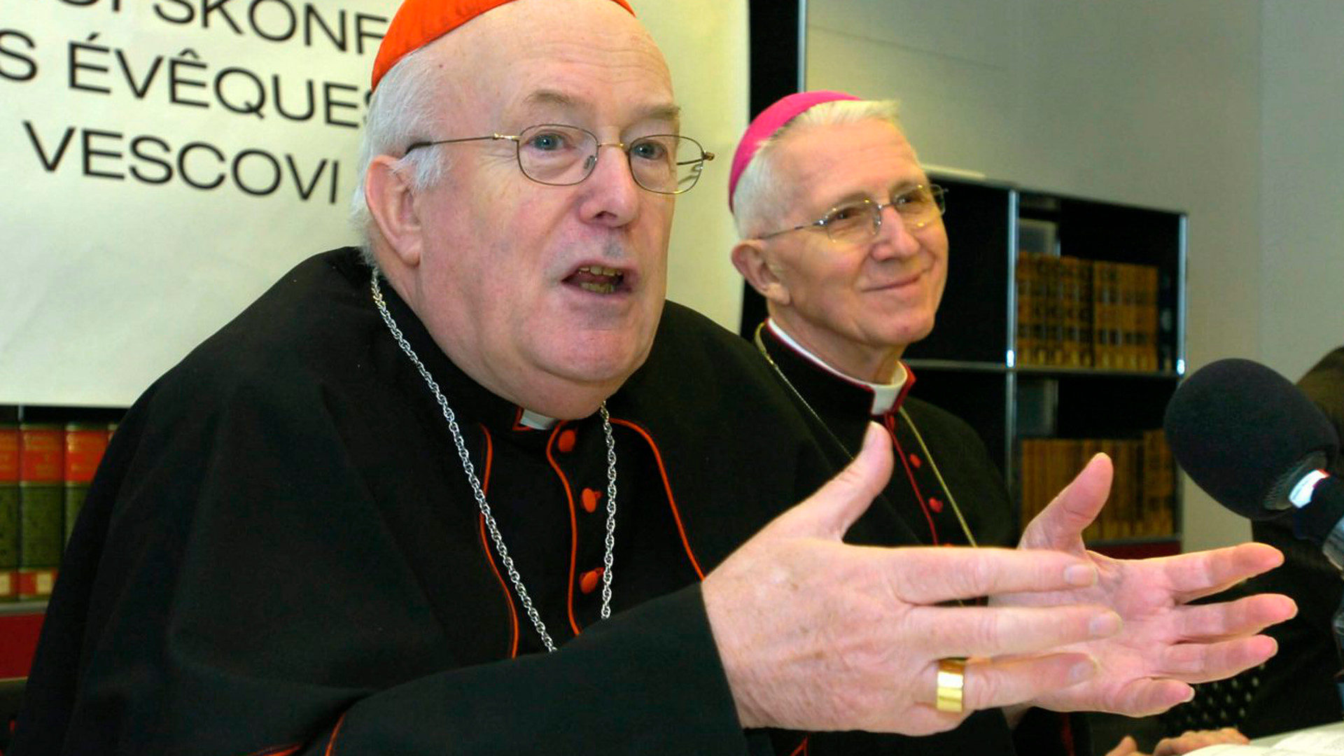 Godfried Daneels (links) 2005 mit dem damaligen Bischof von Chur, Amédée Grab.