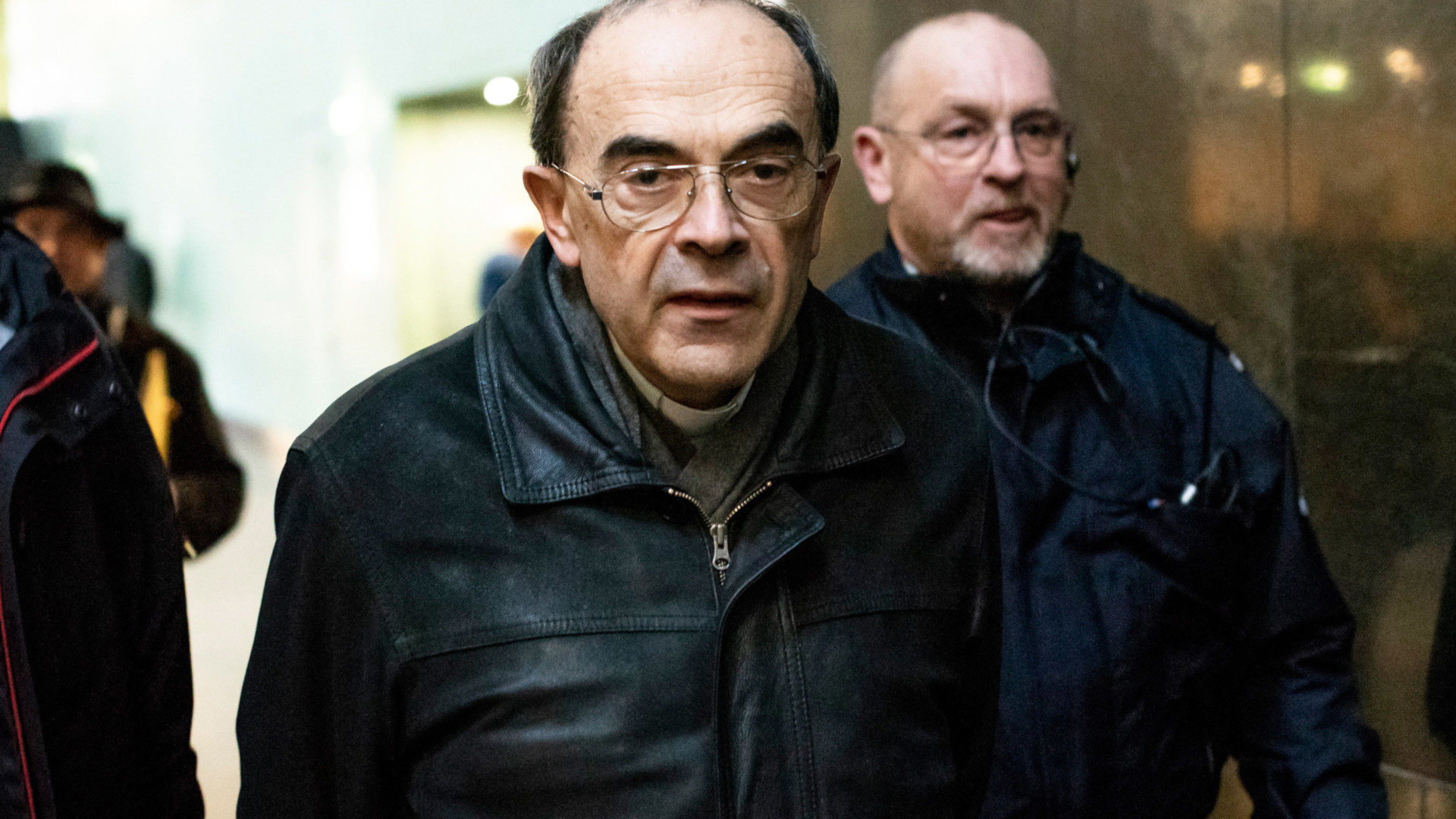 Kardinal Philippe Barbarin auf dem Weg in den Gerichtssaal des Strafgerichts von Lyon