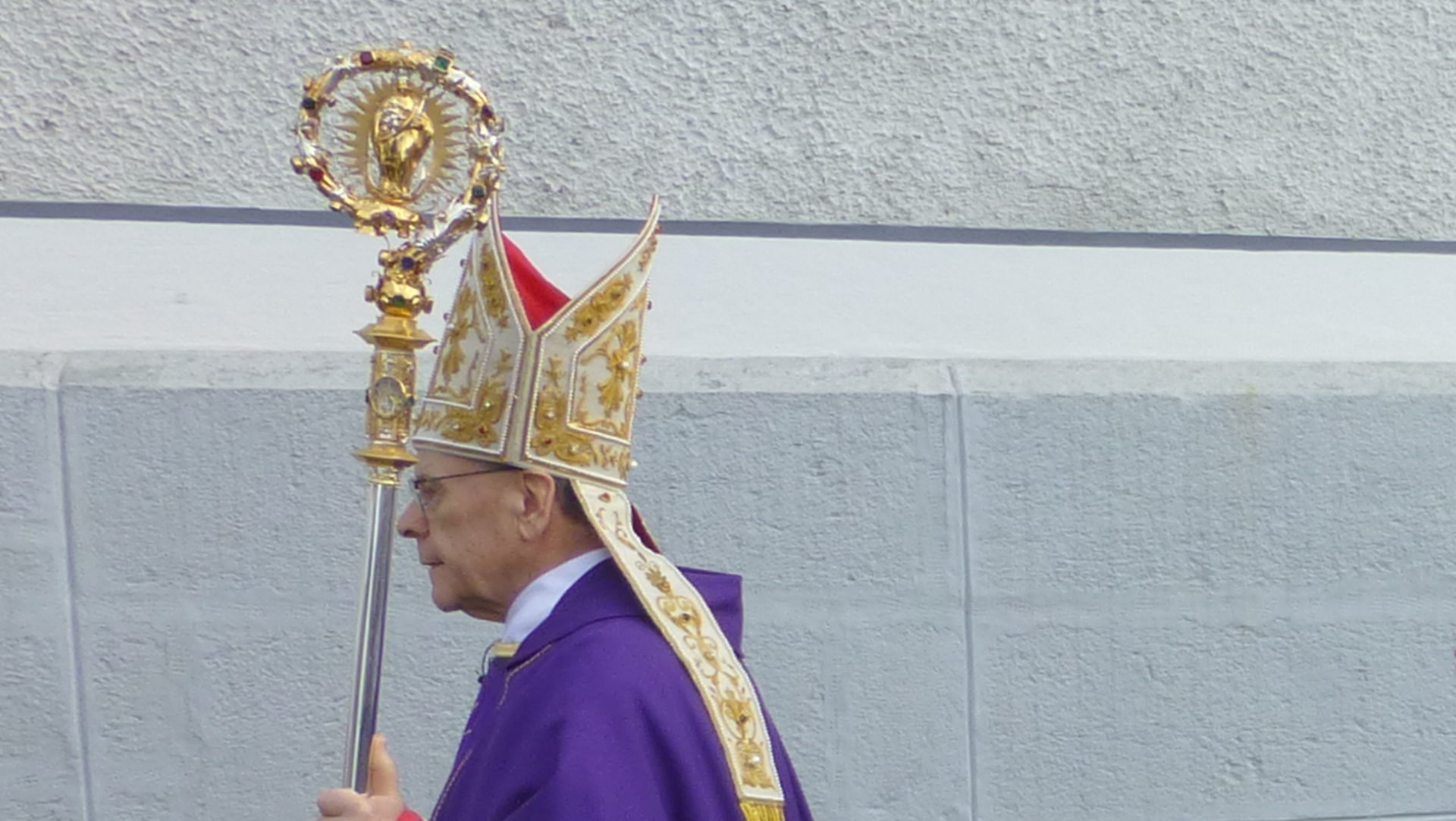 Bischof Vitus Huonder anlässlich der Priesterweihe in Schwyz am 6. April 2019