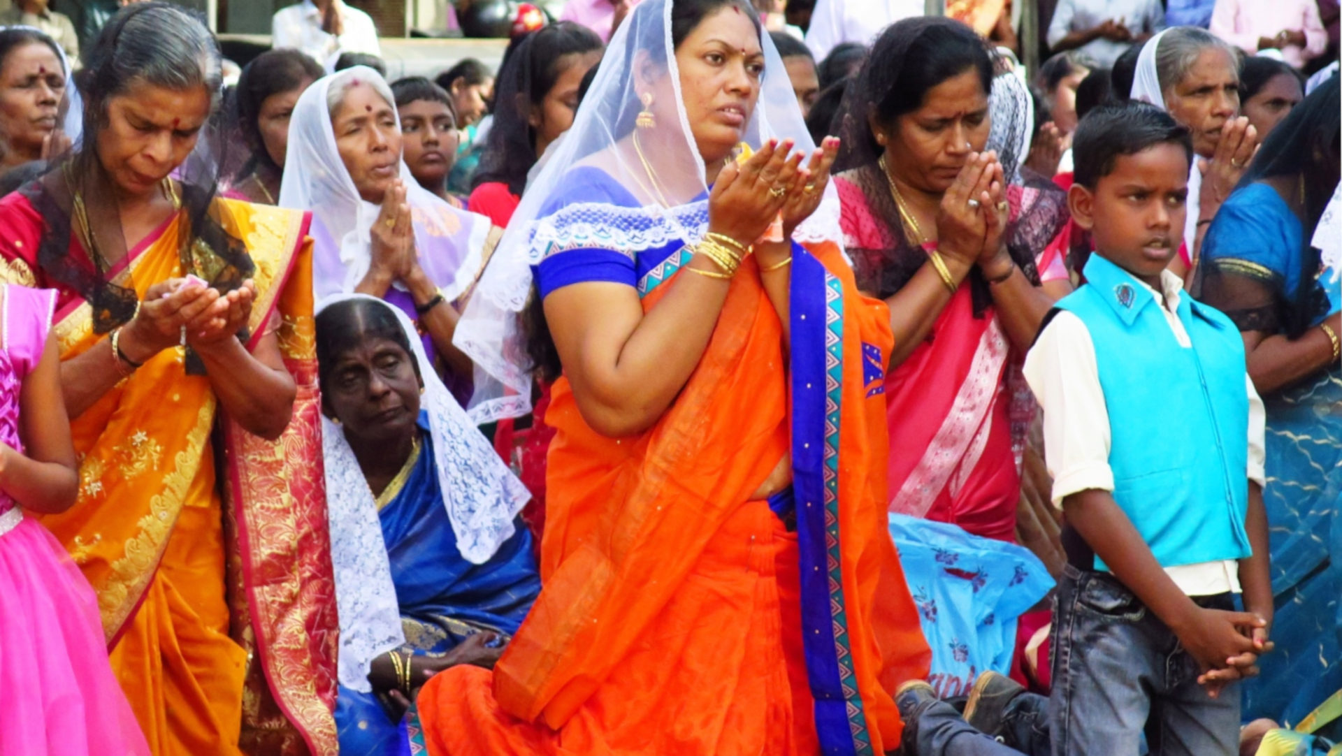 Gläubige in Sri Lanka beim Gebet
