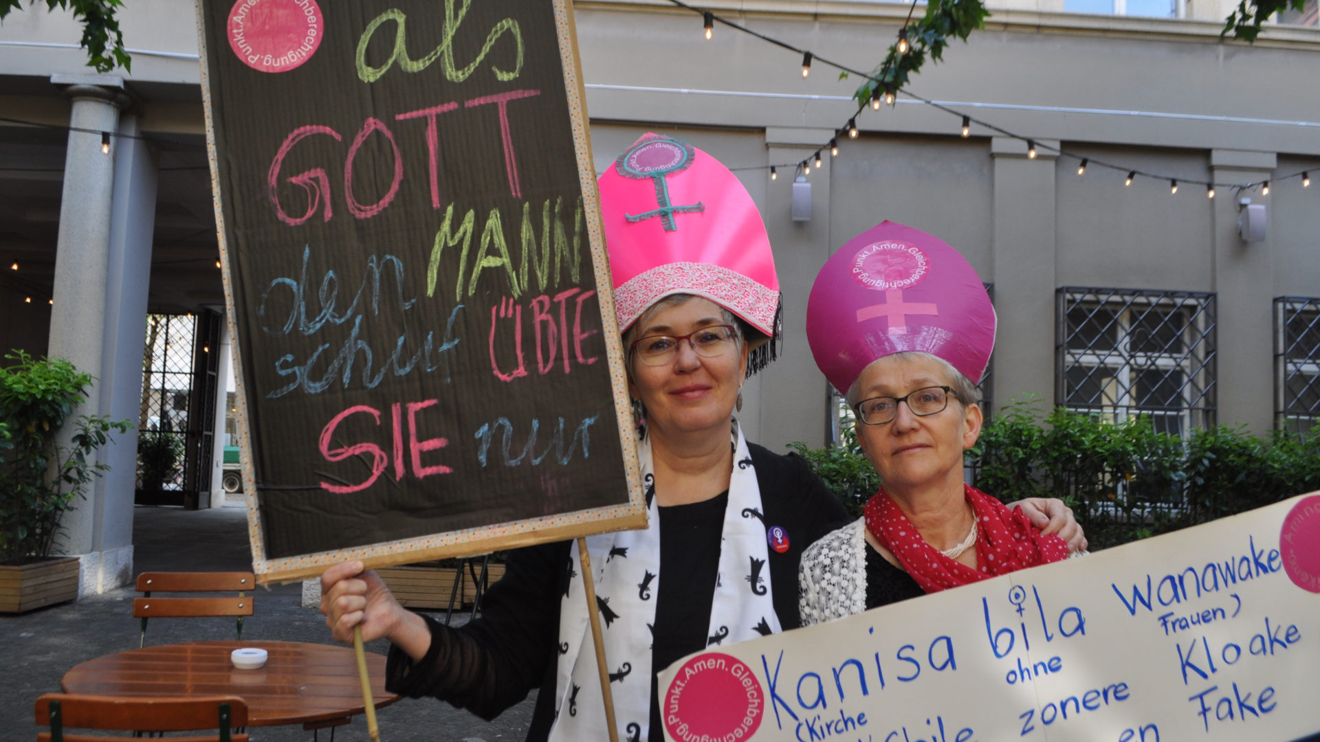 SKF-Frauen stellen Outfit für "Frauen*KirchenStreik" vor