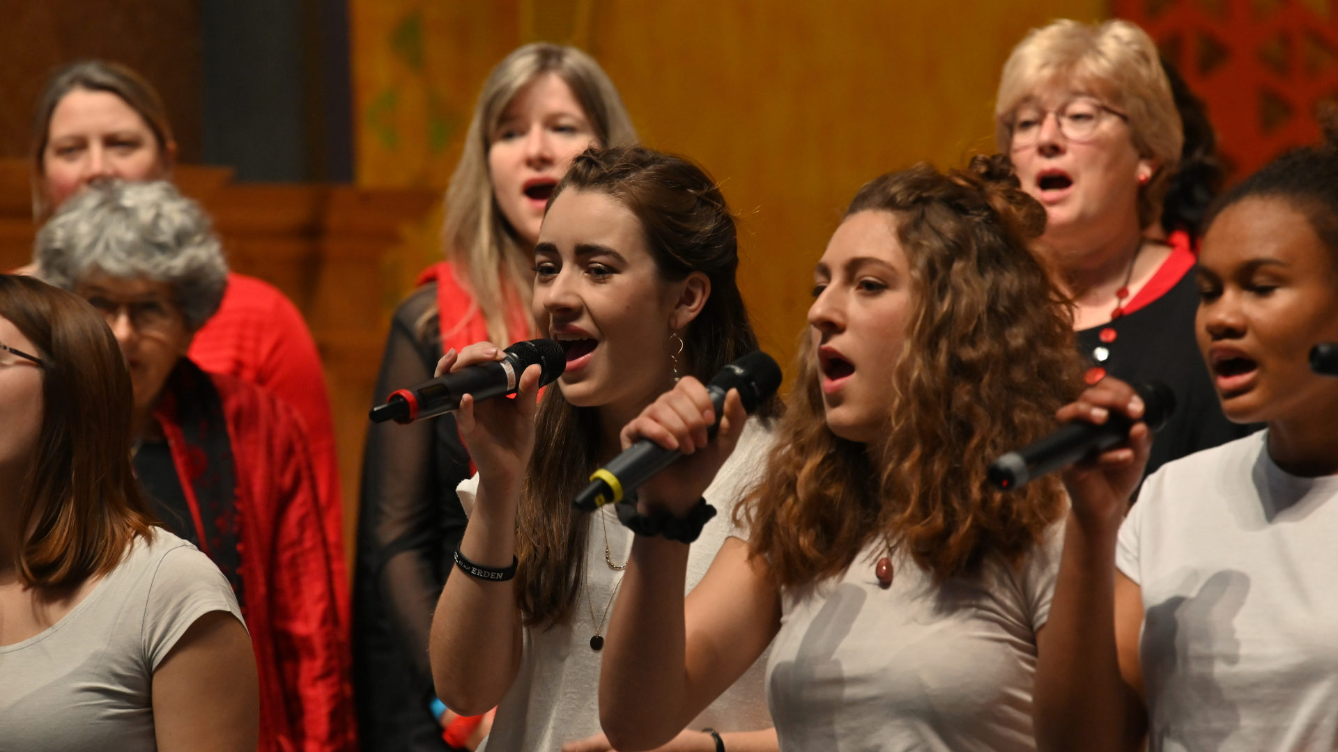 Junge Menschen singen - hier am Cantars Prélude in Bern, 2019