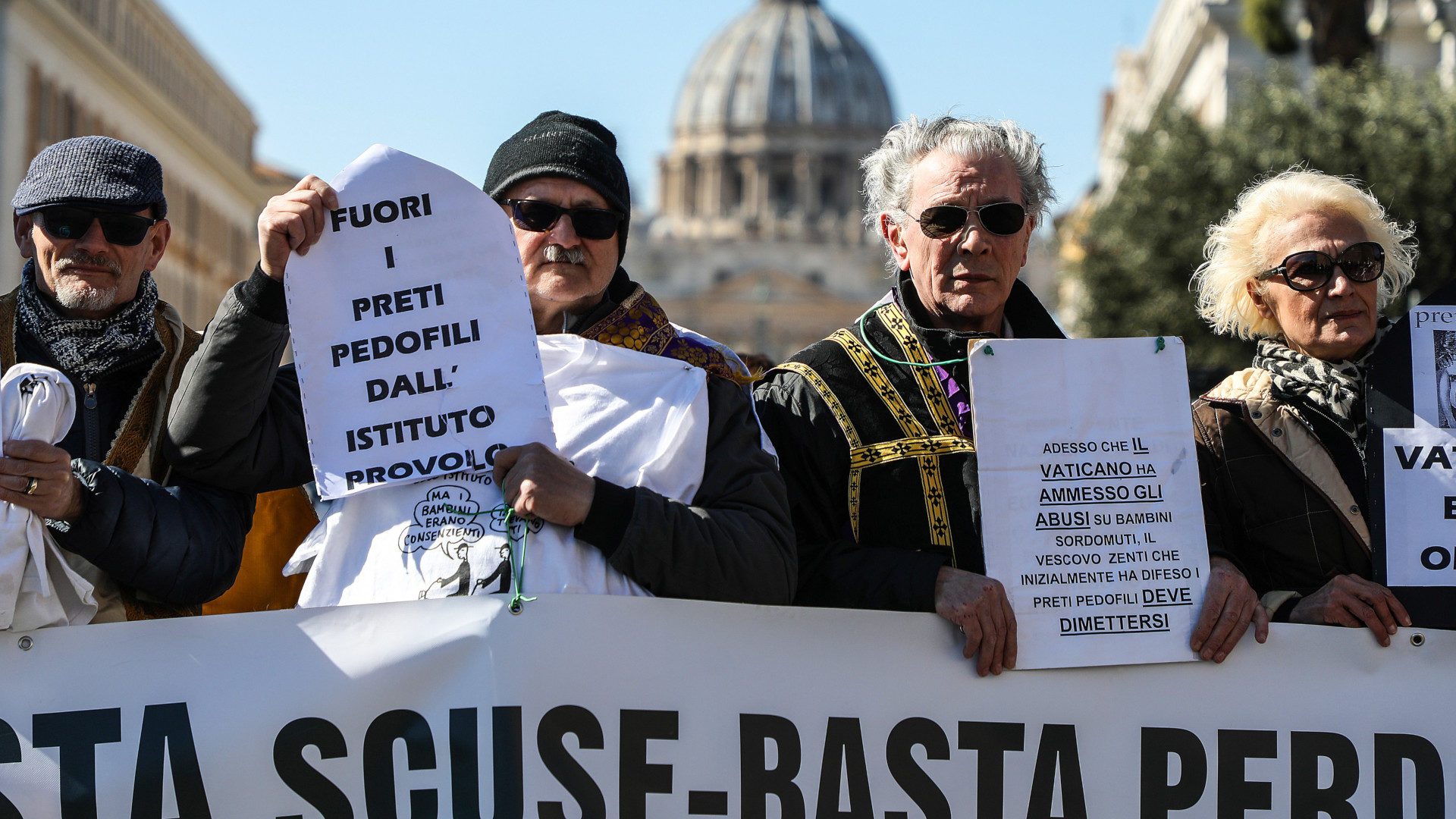 Demonstration der Opferorganisation "Ending Clergy Abuse" (ECA) in Rom, Februar 2019