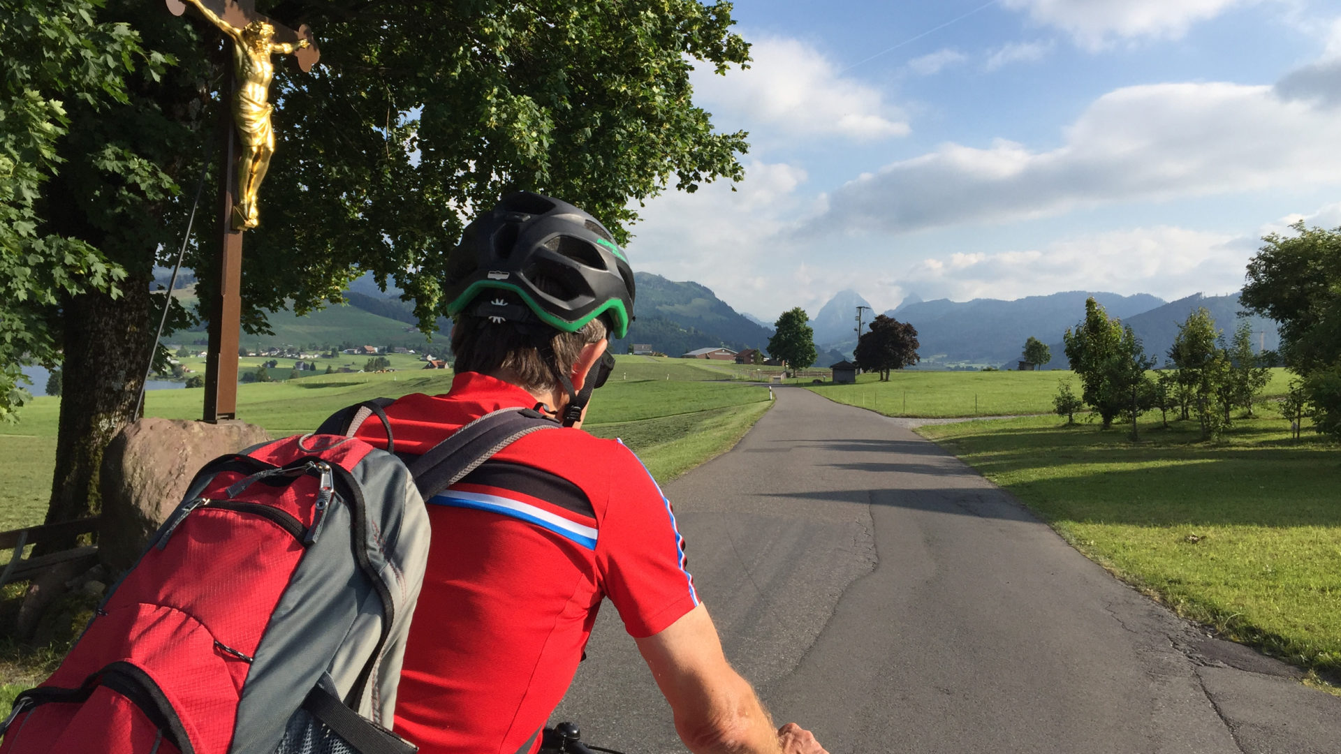 Per Fahrrad entlang der  Lebensstationen des heiligen Meinrad: Der Meinradweg lädt zum Fahrradpilgern ein.
