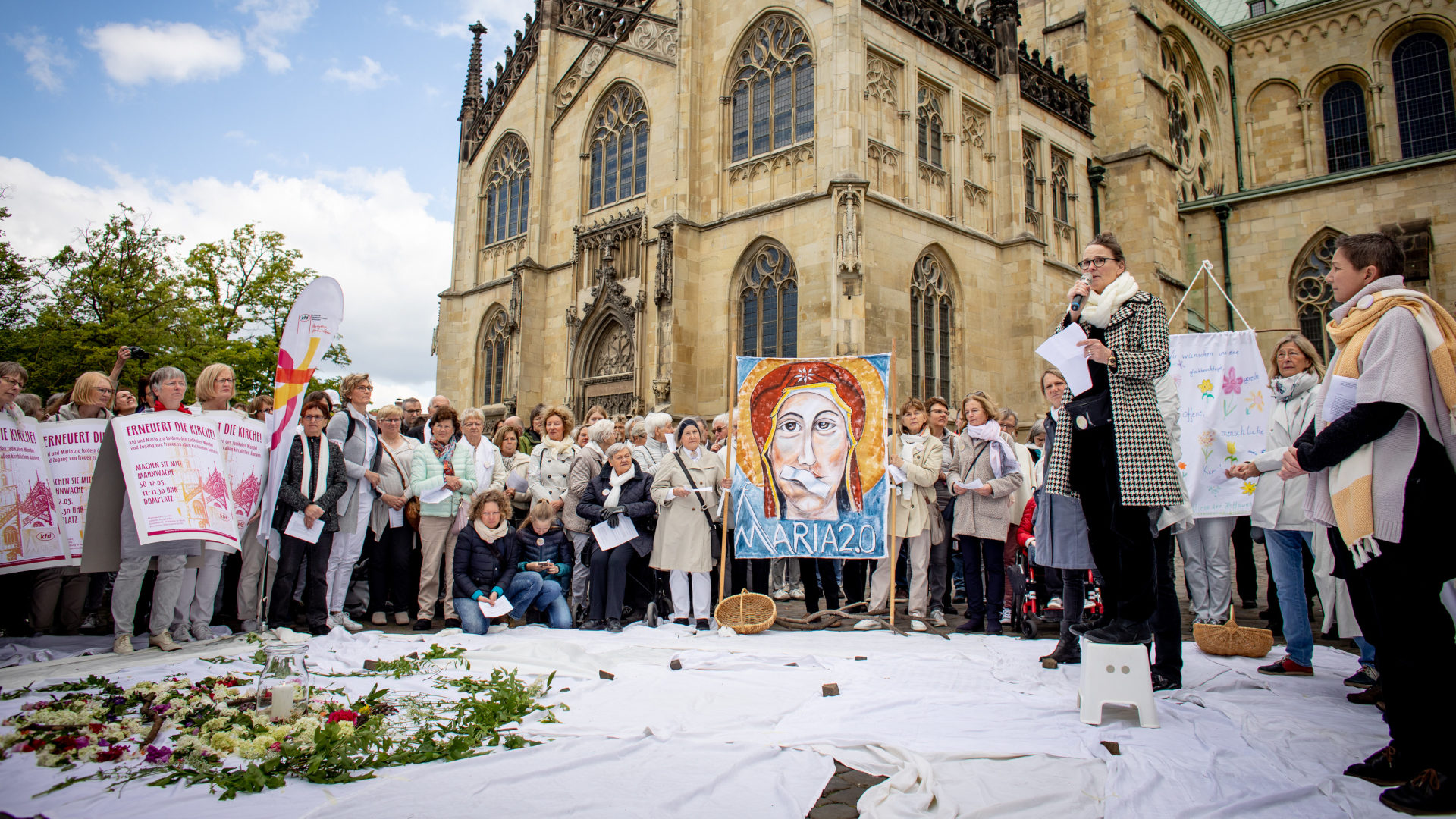 Mahnwache der Initiative "Maria 2.0" in Münster