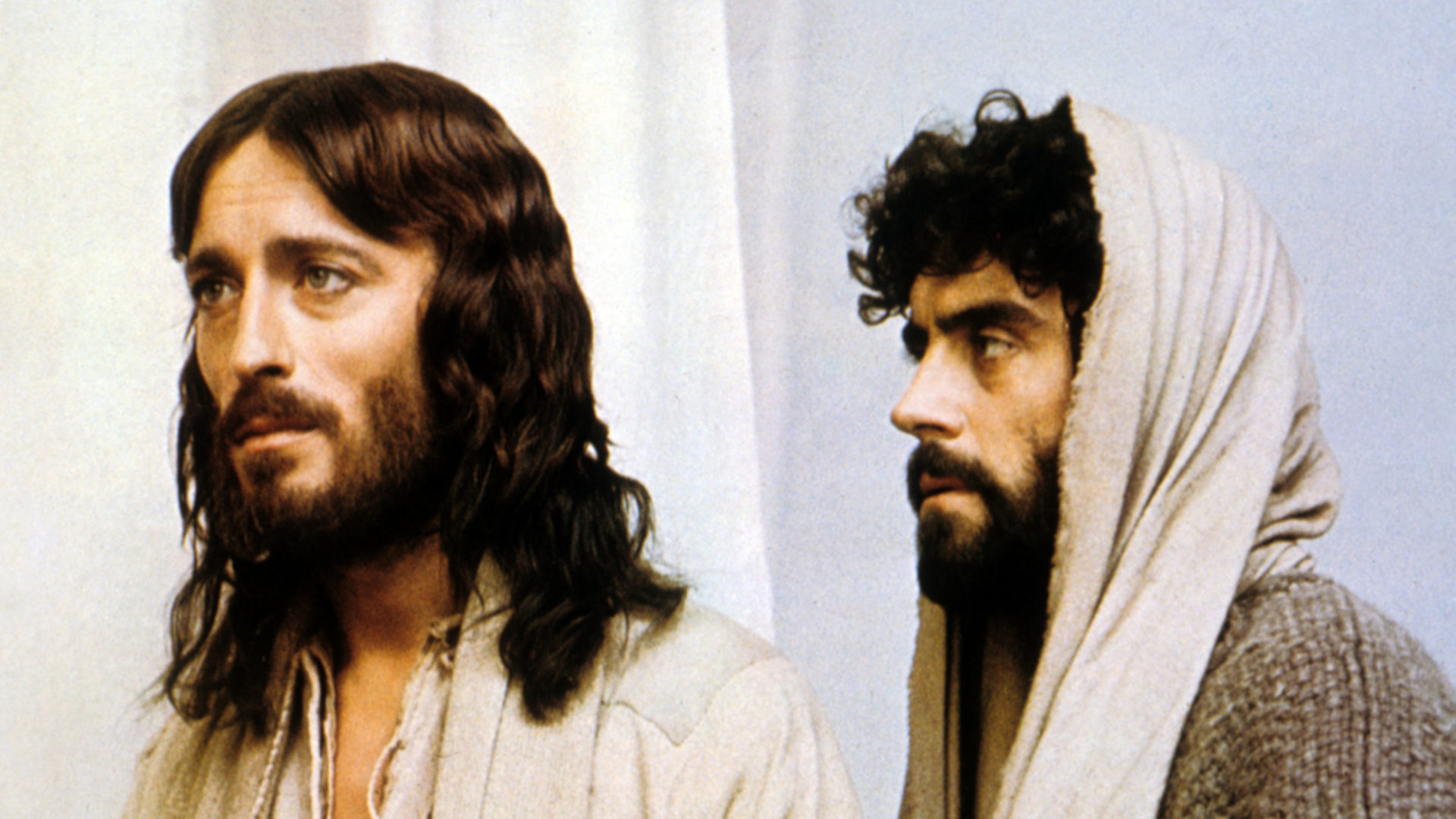 Jesus (Robert Powel) und Judas (Ian McShane) in Franco Zeffirellis FIlm "Jesus von Nazareth" (1976)