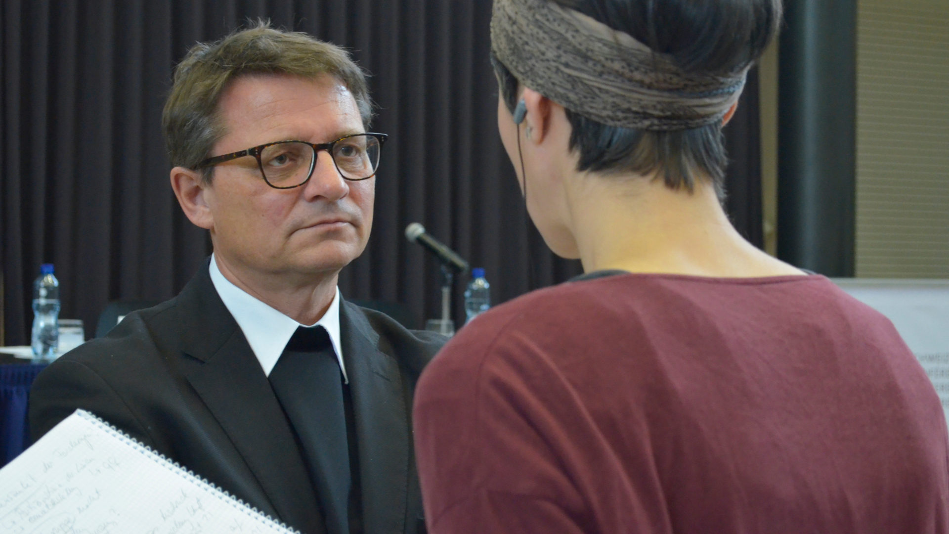 Bischof Felix Gmür stellt sich schwierigen Fragen seitens der Medien