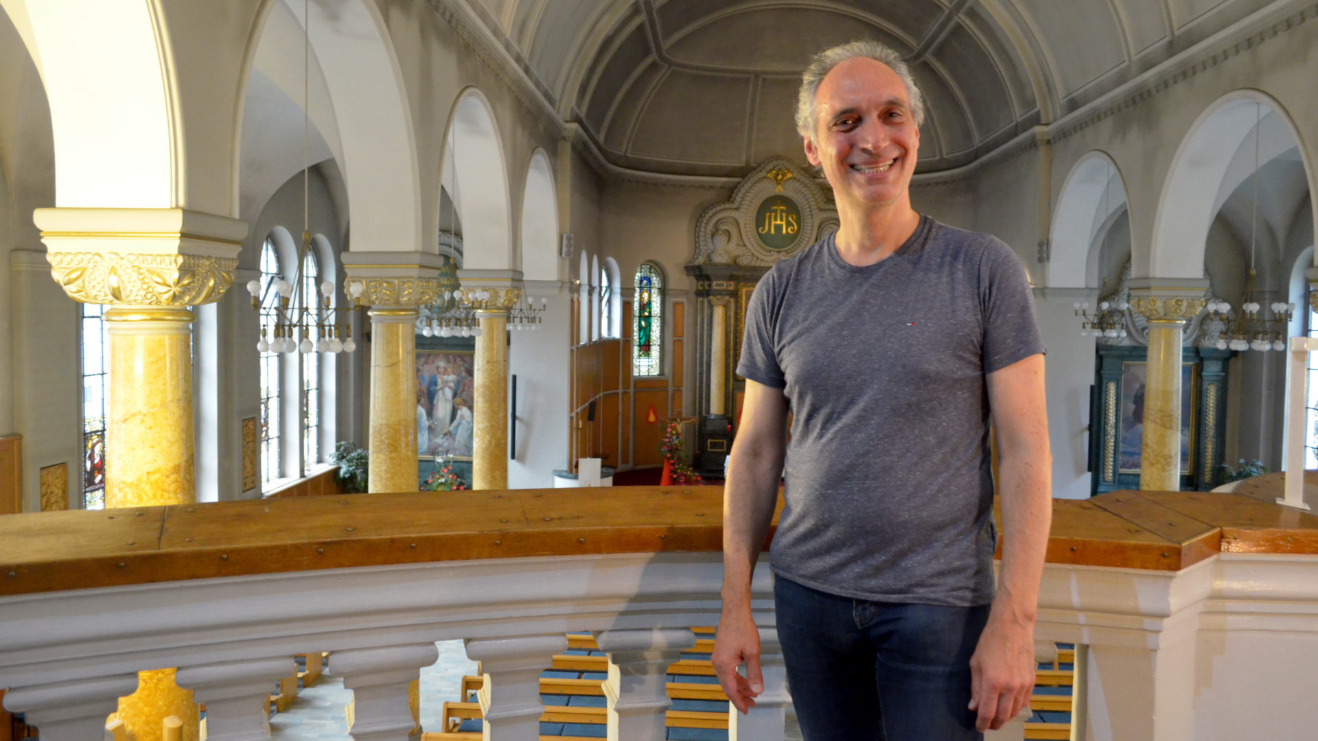 Paolo Vignoli dirigiert den Kirchenchor St. Josef Zürich