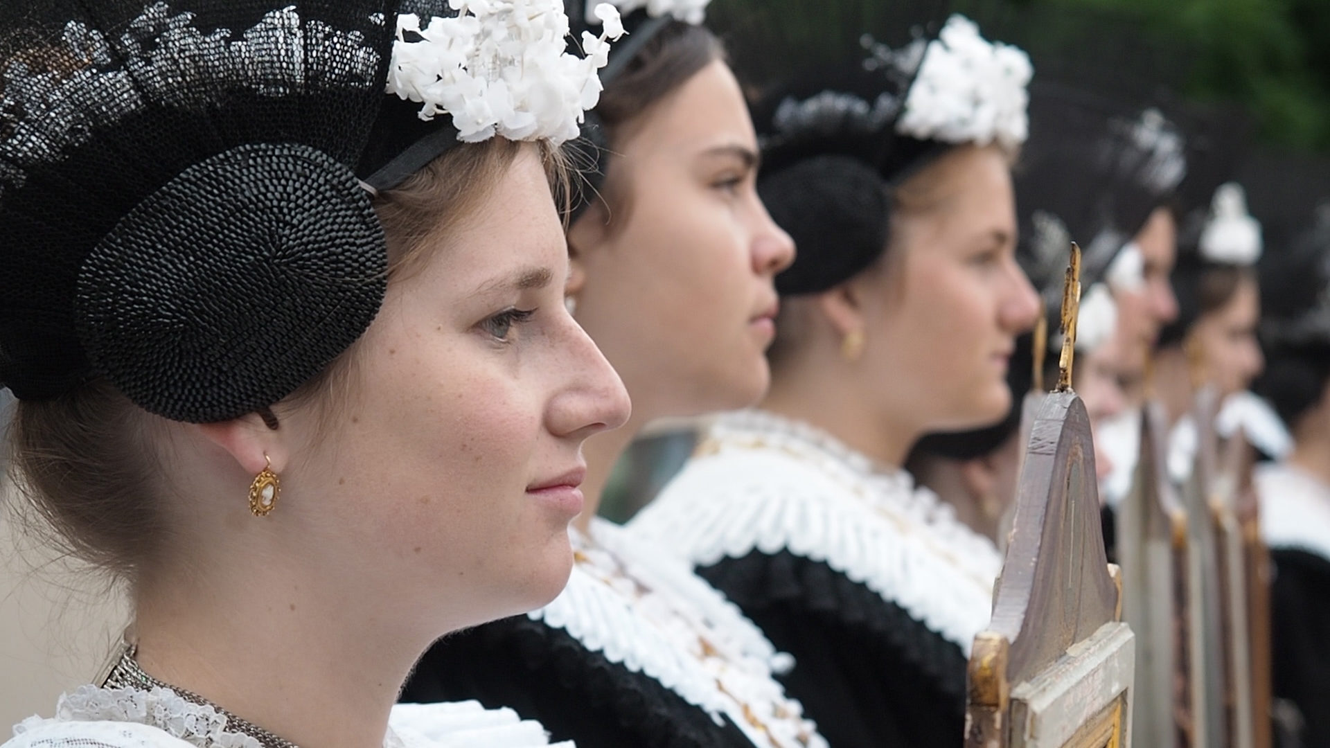 Nadine Brülisauer ist die Chefin der Täfelimeedle - an Fronleichnam führt sie die Tafelträgerinnen an.