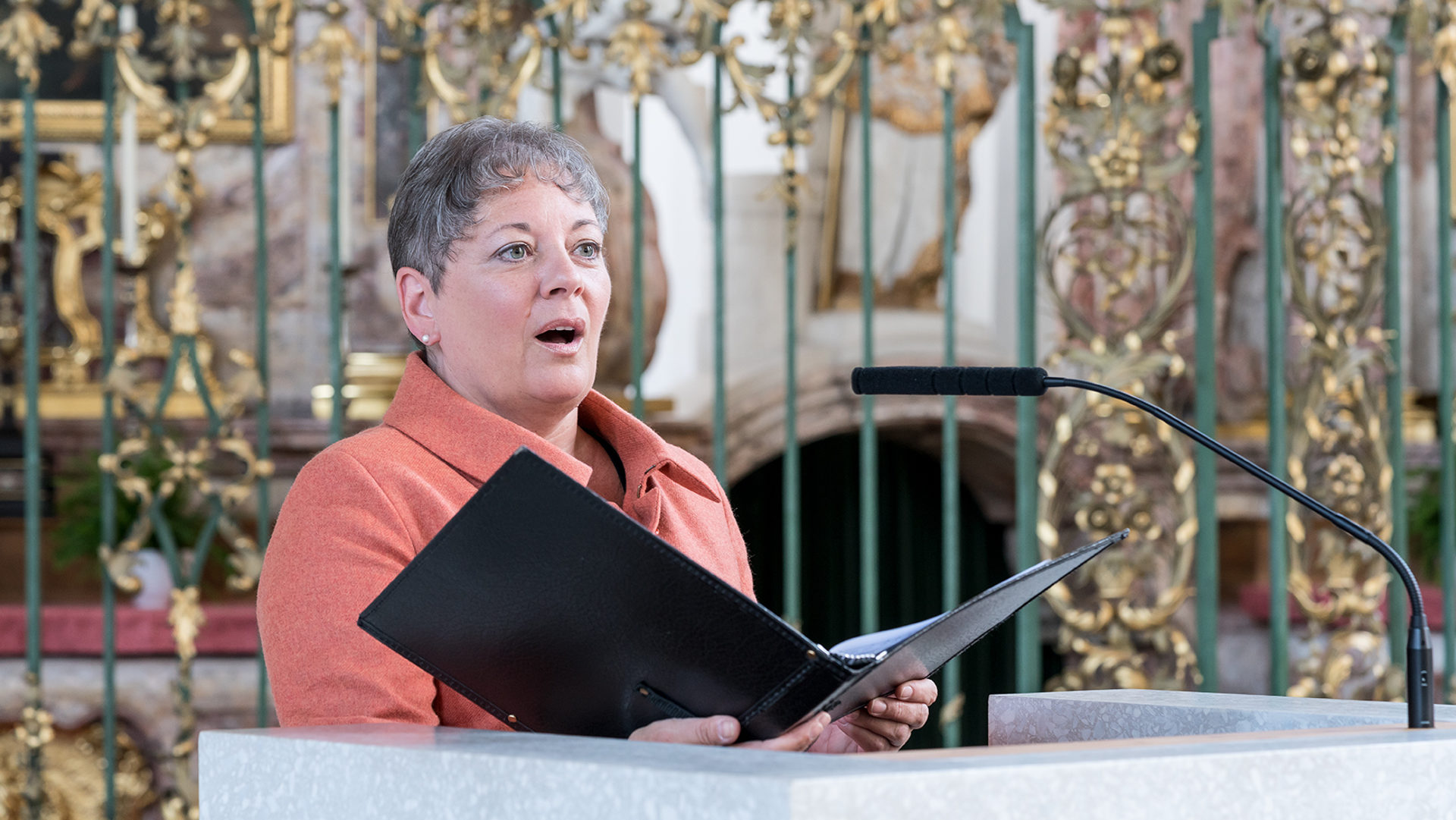 Kimberly Brockman als Kantorin im St. Galler Dom