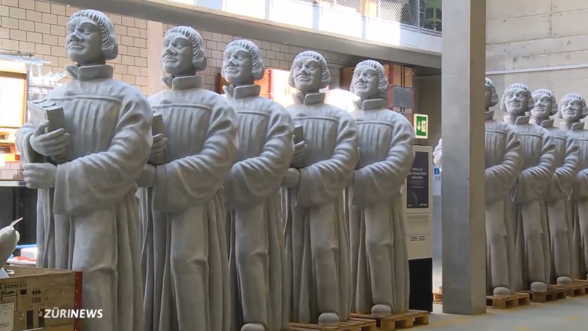 15 Zwingli-Statuen werden bis November in Zürich stehen.