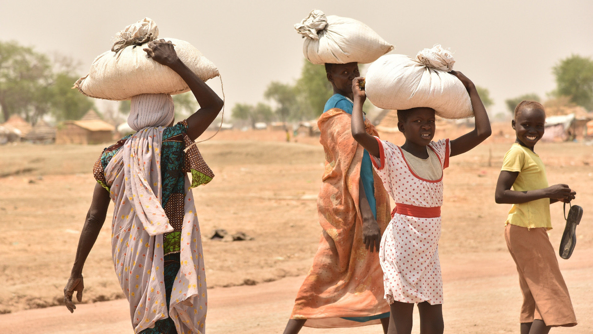 Transport von Material im Sudan