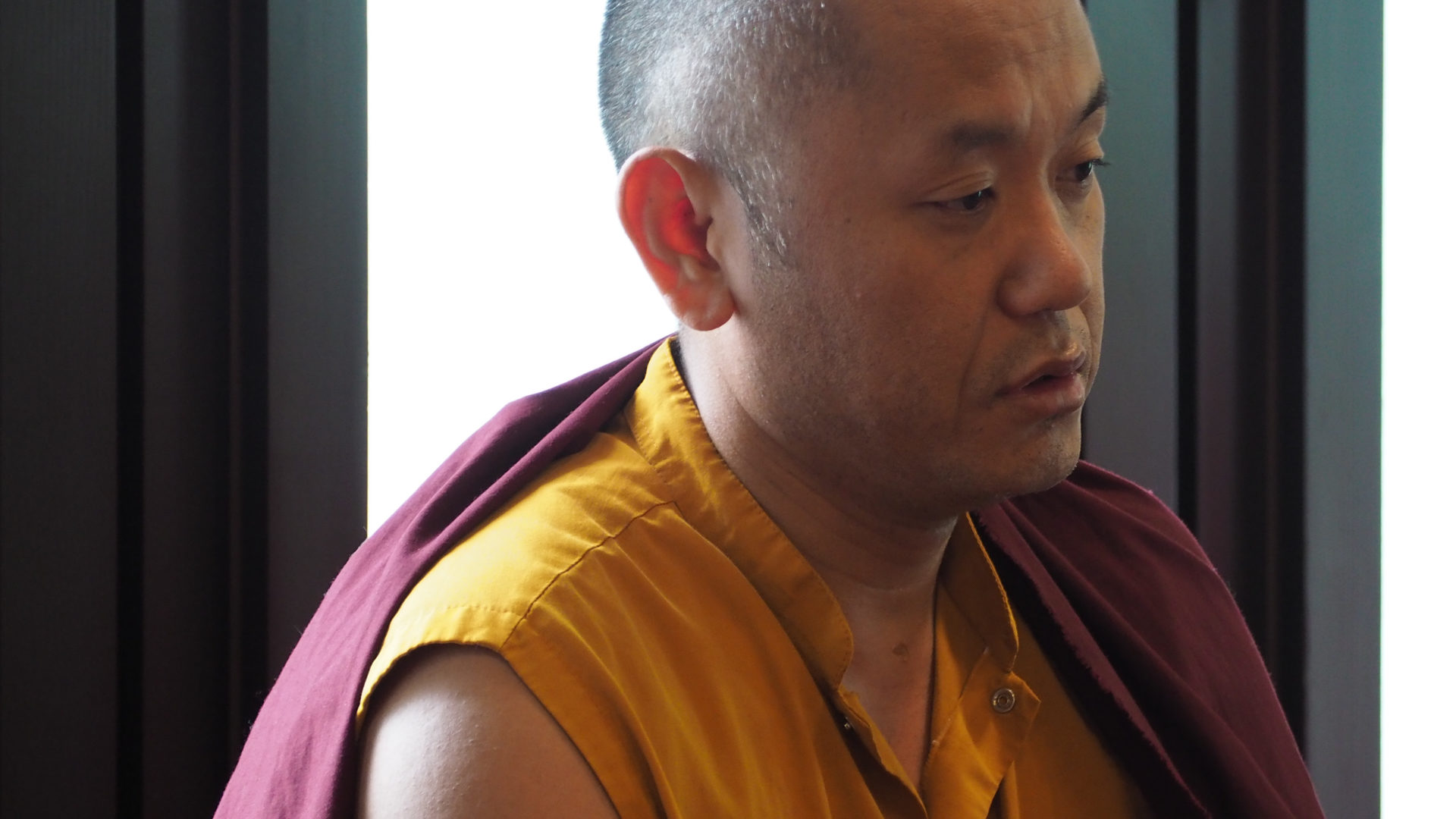 Pema Wangyal während des Morgengebets im Tibet-Institut in Rikon