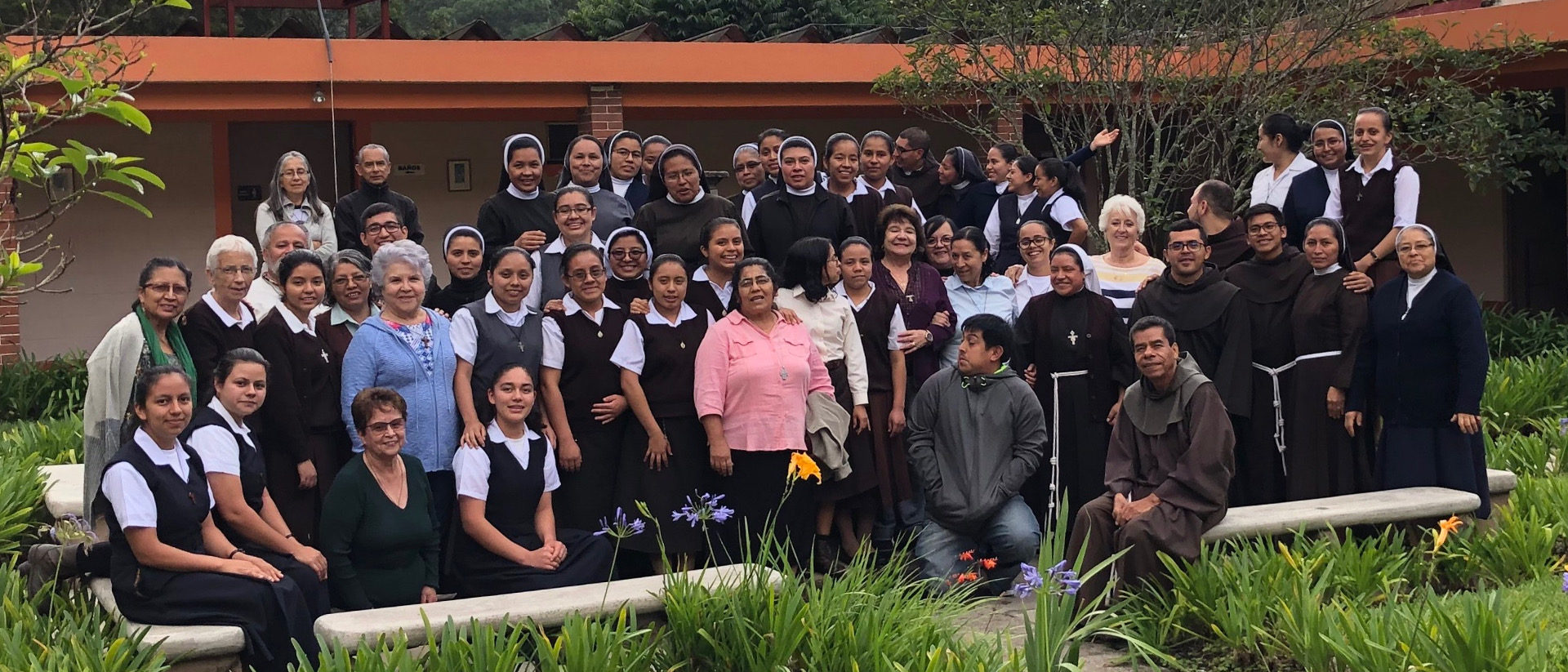 Intensivbildung für junge Schwestern und Brüder in Guatemala.