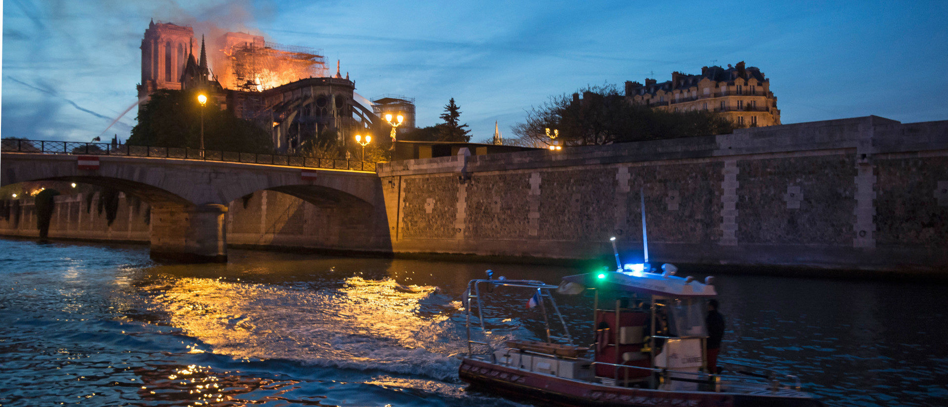 Sinnbild für Frankreichs Kirche: Brand der Kathedrale Notre-Dame in Paris am 15. April 2019.