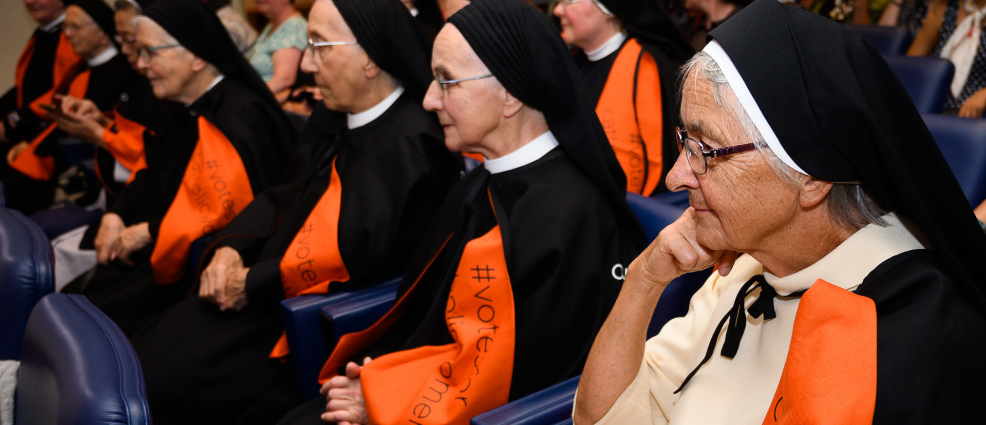 Auch die Ilanzer Dominikanerin Ingrid Grave ( ganz rechts) ist an der Konferenz in Rom.