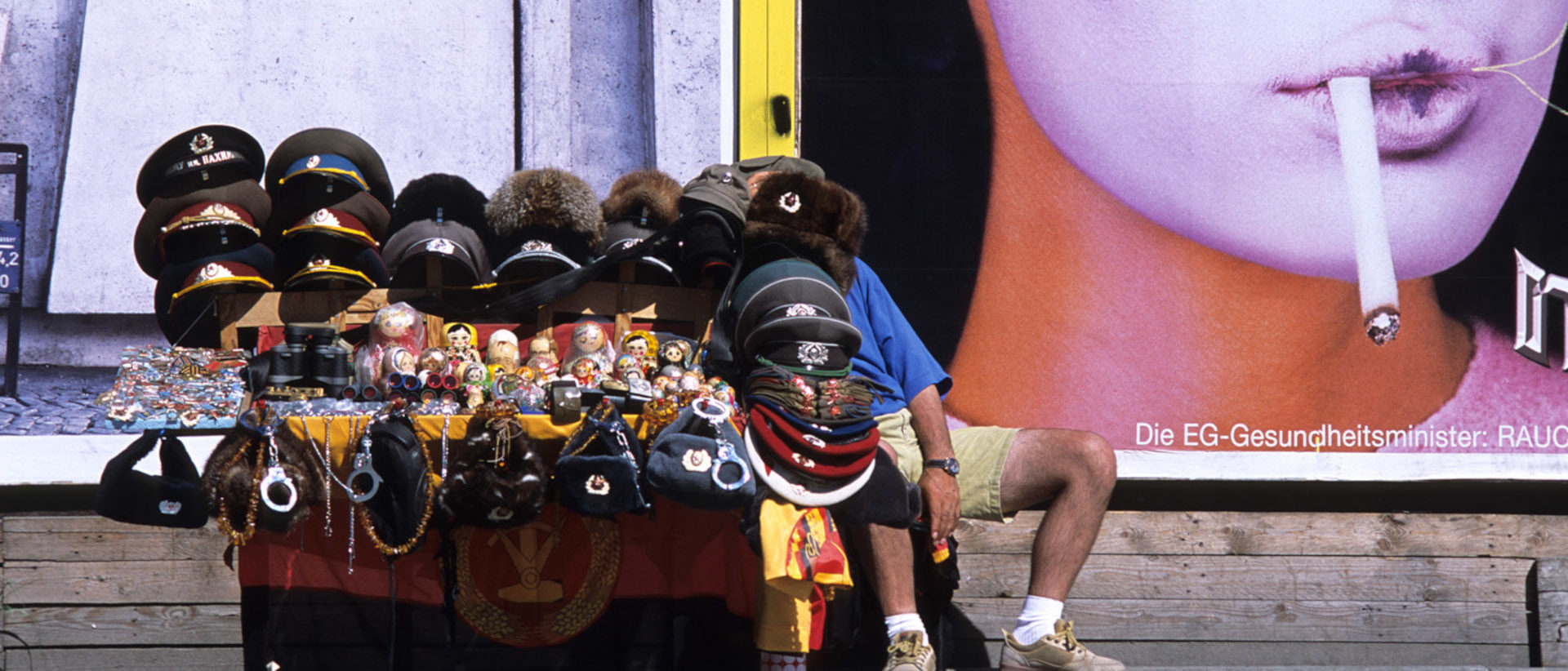 Ehemaliger DDR-Grenzübergang Checkpoint Charly in Berlin, 1995