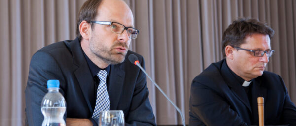 Luc Humbel (links), Kirchenratspräsident der Römisch-Katholischen Landeskirche im Aargau und Bischof Felix Gmür. | zVg
