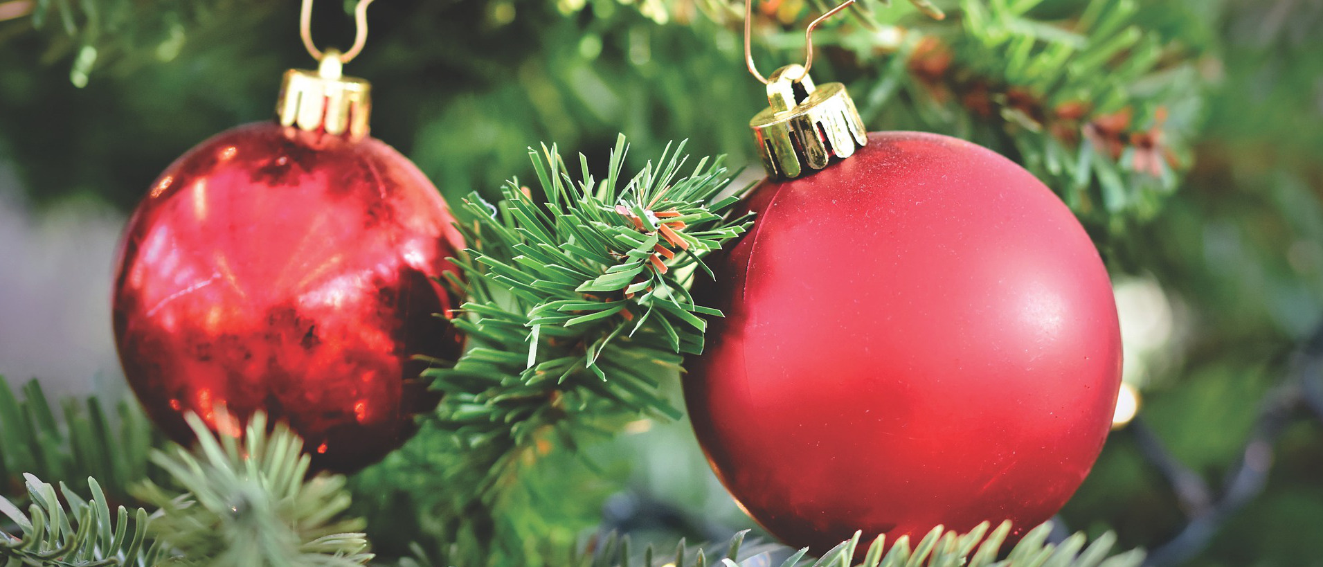 Christbaumschmuck gehört wie Weihnachtslieder zu einer besinnlichen Weihnachtsstimmung.