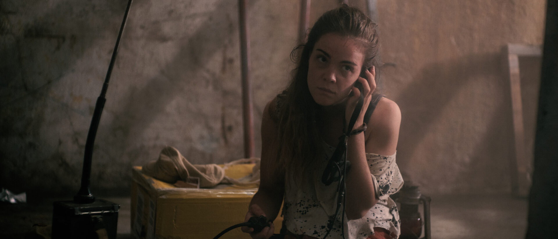 Alejandra Jenni als Alisha im VR-Film 2100
