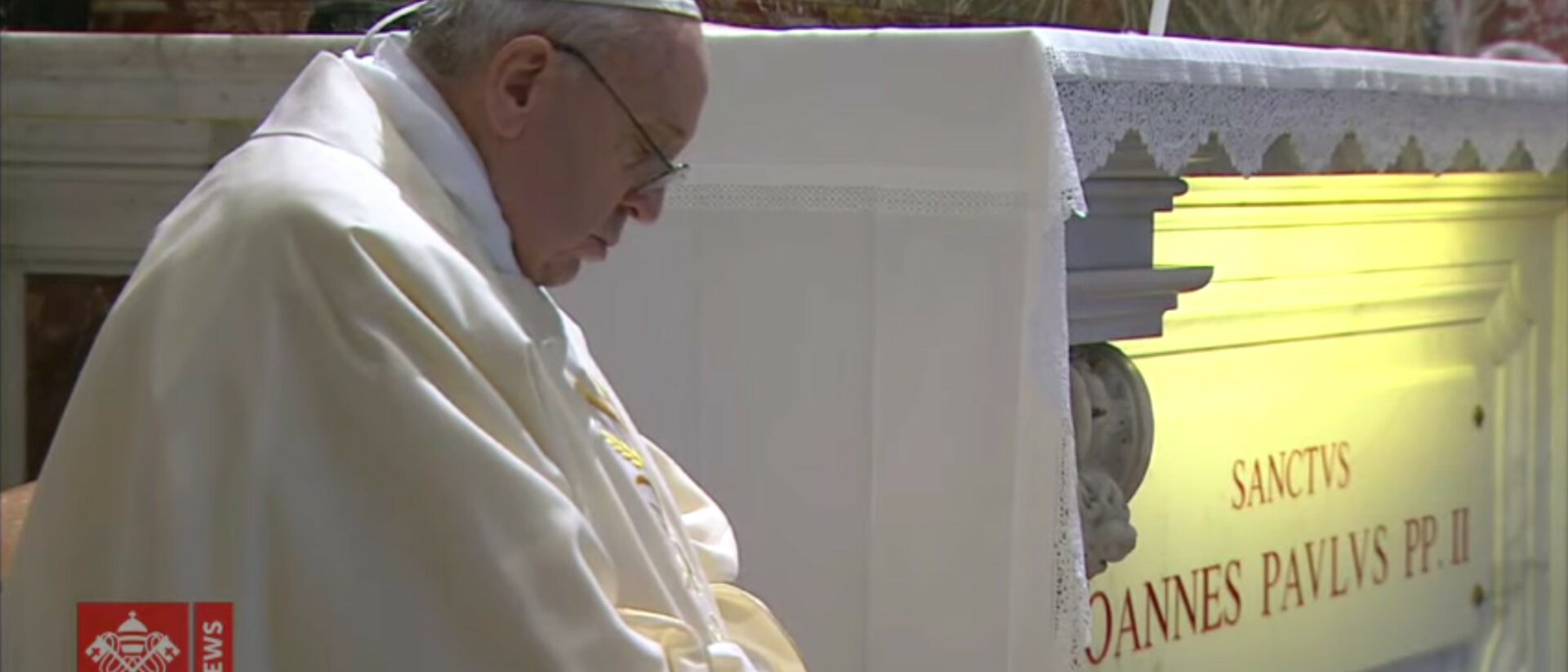 Papst Franziskus im Petersdom am 100. Jahrestag der Geburt Johannes Pauls II.