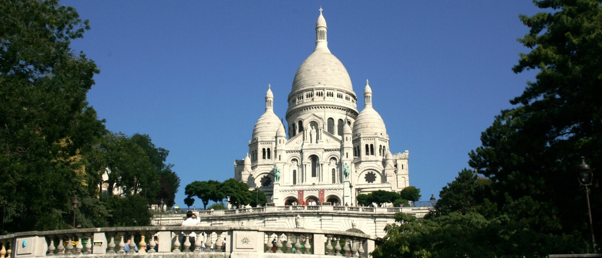 Die Wallfahrtskirche Sacré-Cœur auf dem Montmartre in Paris