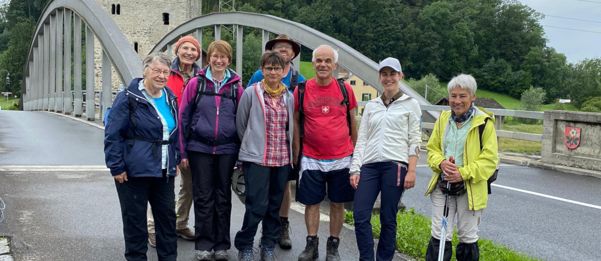Pilgergruppe von Theologen und Theologinnen auf dem Weg nach Chur