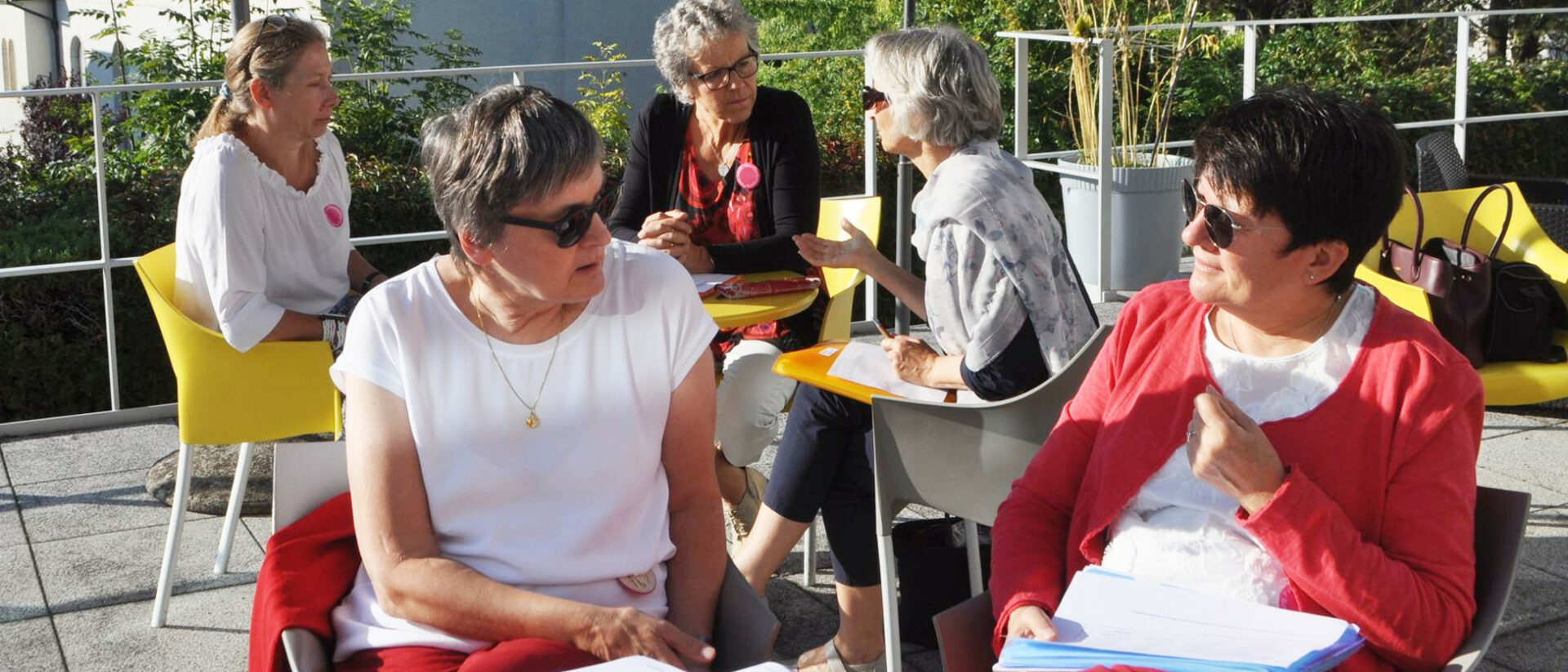 Frauen-Delegation bespricht sich vor dem Treffen mit der Bischofskonferenz, 2020. Vorne links Iva Boutellier vom Vorstand des Frauenbunds Schweiz.