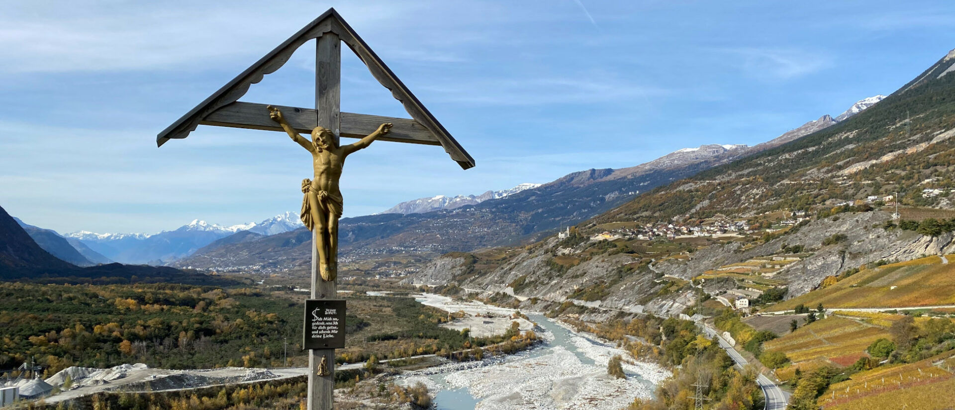 Blick vom Ober- aufs Unterwallis bei Leuk-Stadt.