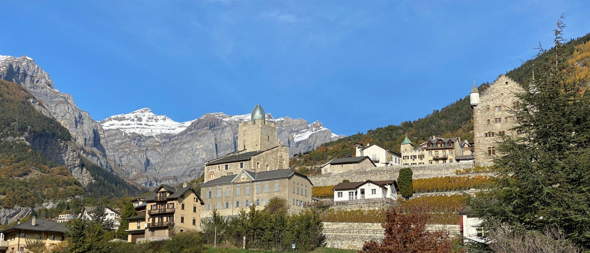 Leuk-Stadt im Herbst 2020.