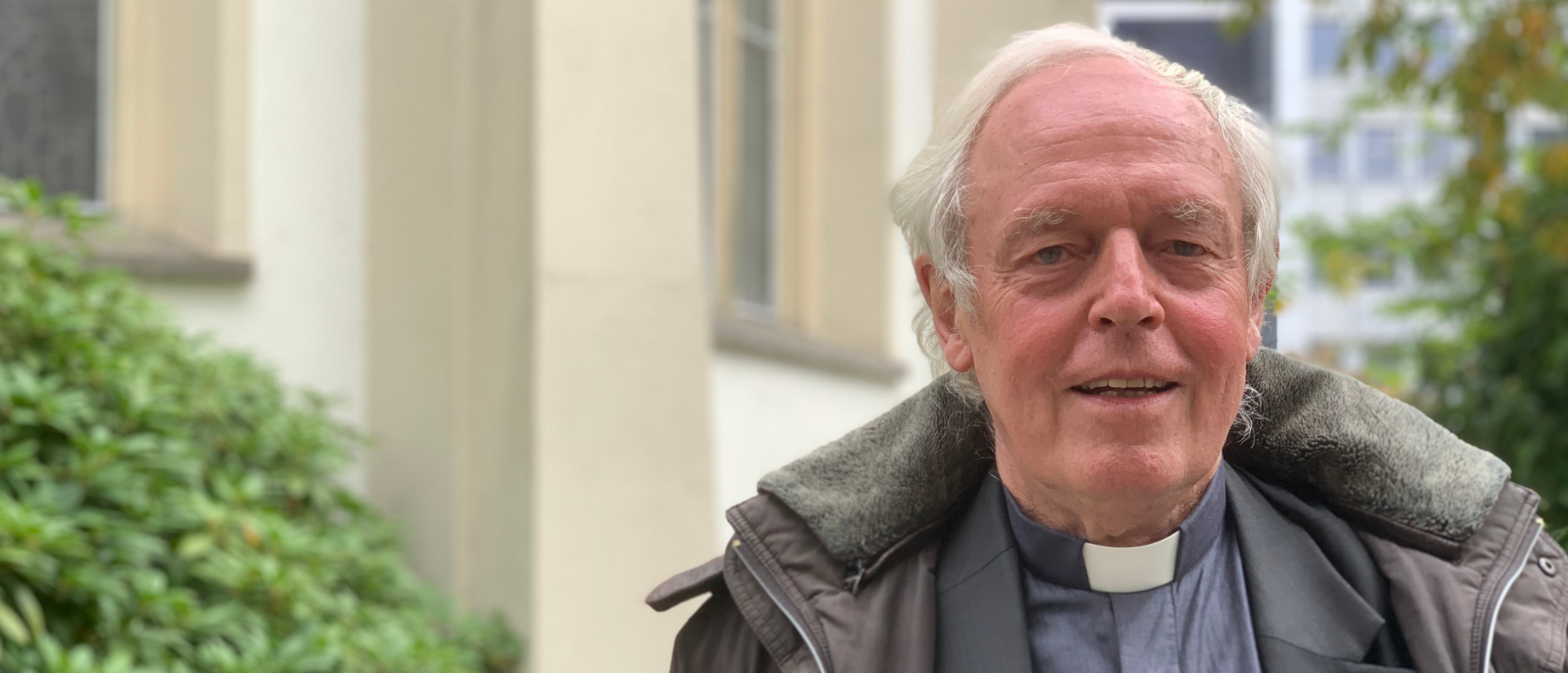 Priester Dieter Hattrup in der Katholischen Kirche St. Peter und Paul in Zürich.