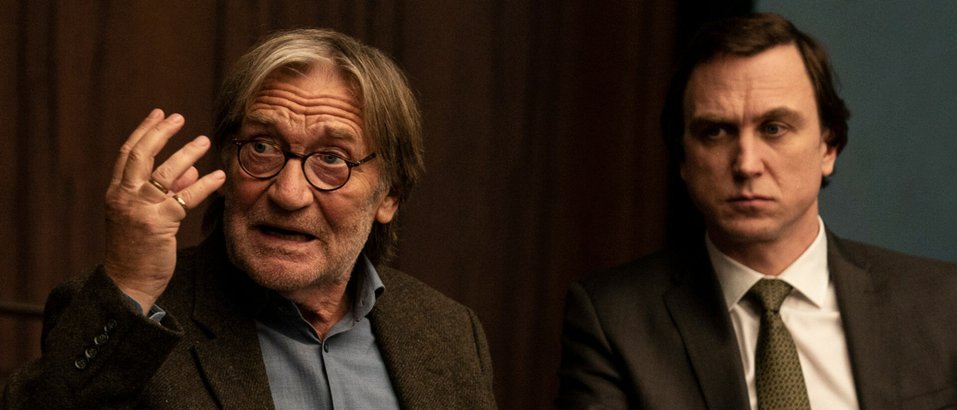 Er erklärt seinen «Fall»: Matthias Habich als Richard Gärtner, Lars Eidinger als Rechtsanwalt Biegler in "Gott".