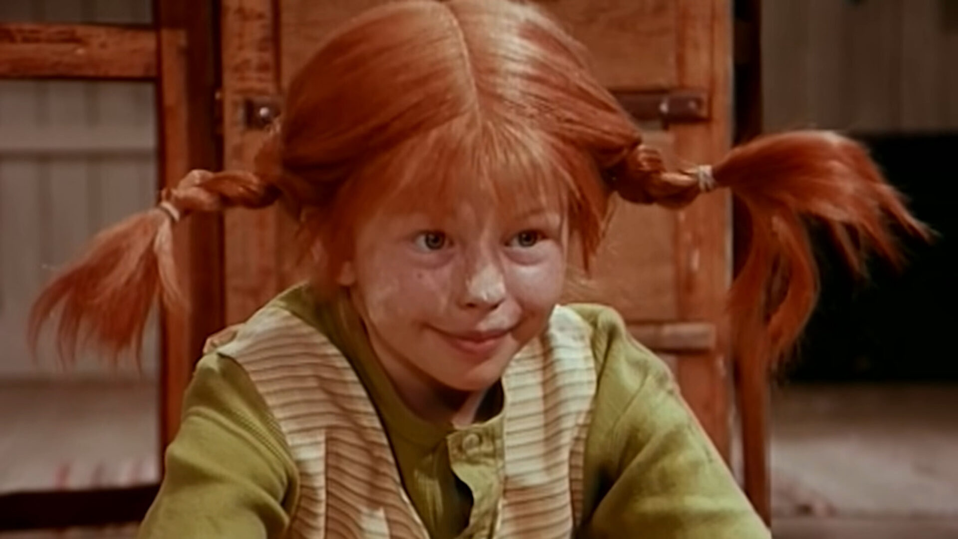 Screenshot. Pippi (Inger Nilsson) backt Weihnachtsguetsli.
