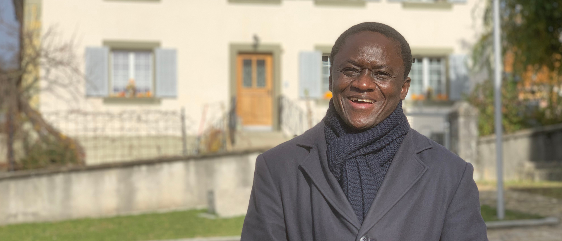 André Ouedraogo ist Priester in Gurmels im Kanton Fribourg und stammt ursprünglich aus Burkina Faso.