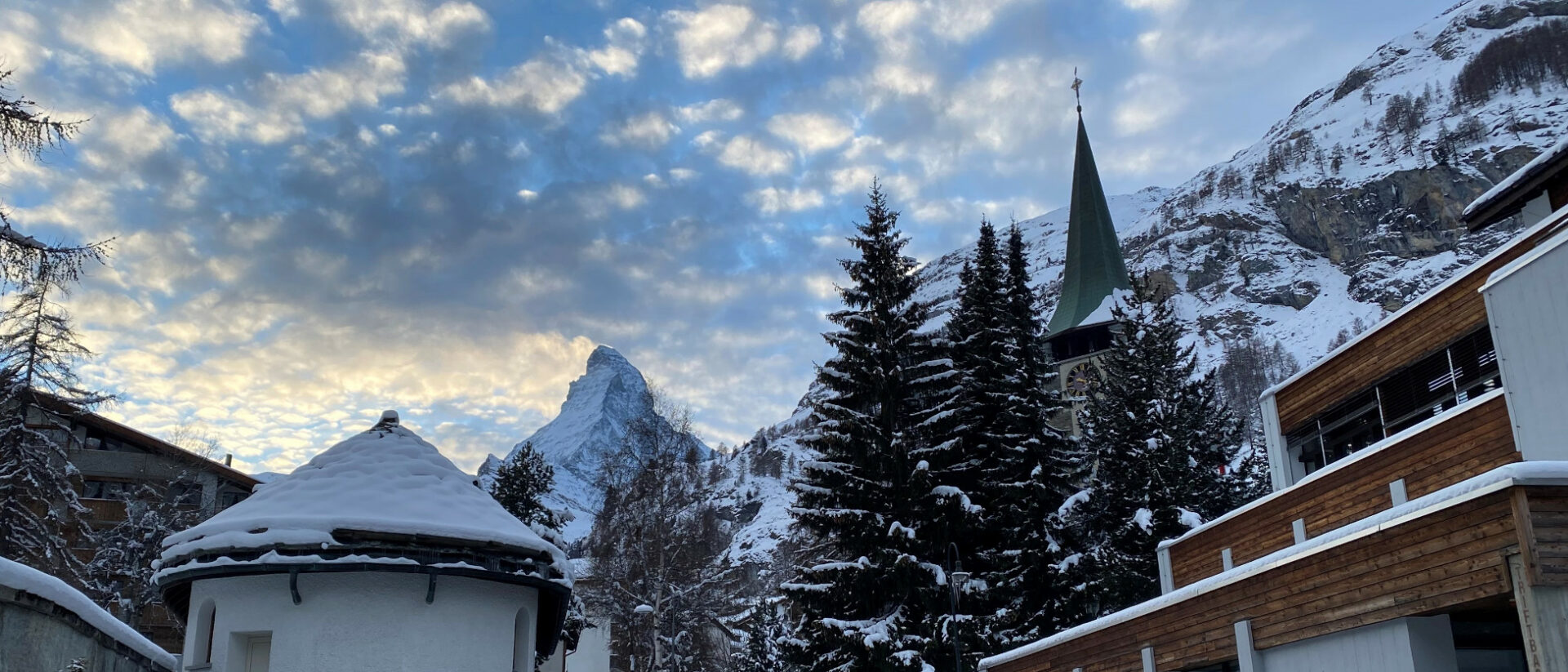Matterhorn und St. Mauritius-Kirche in Zermatt