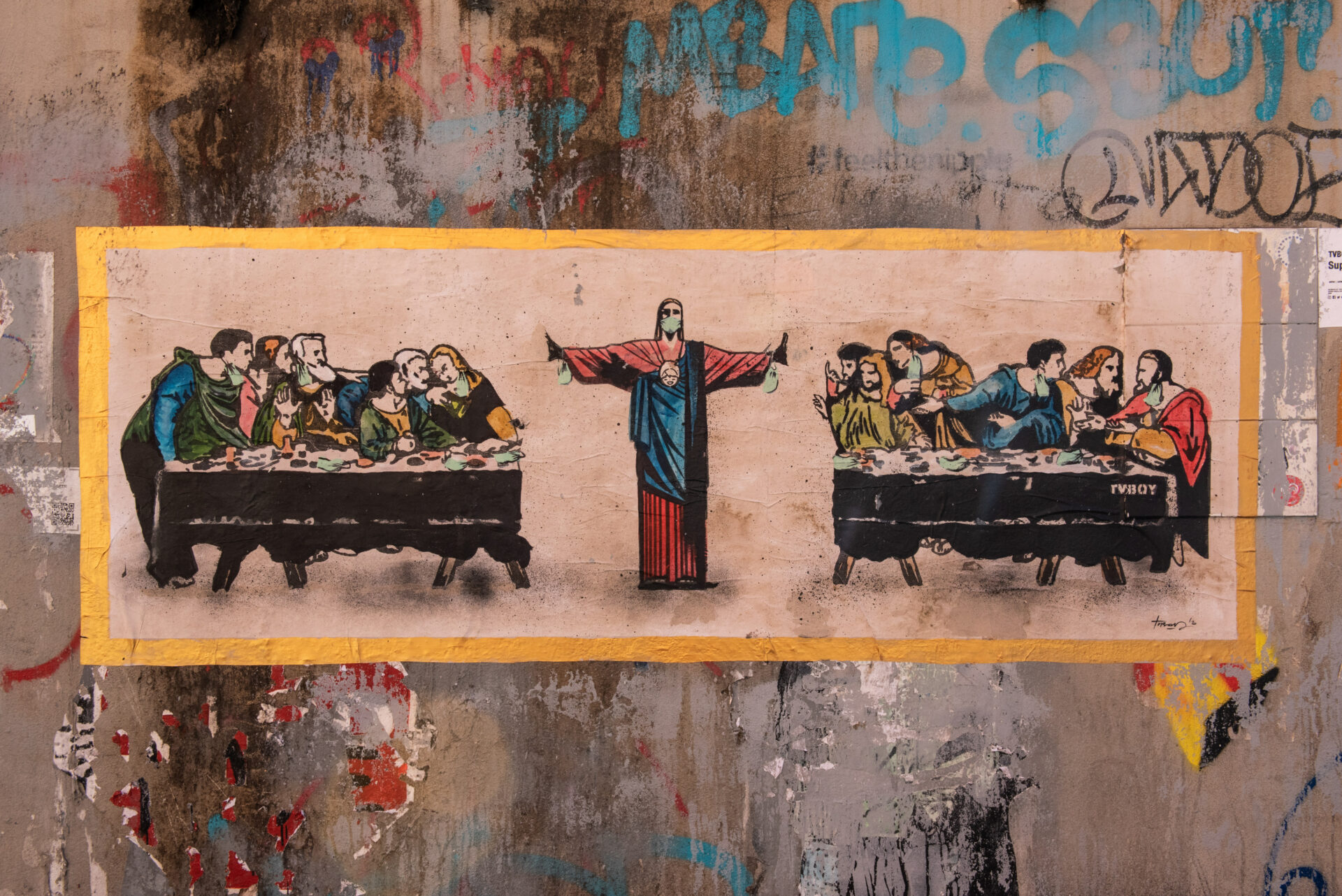 Graffito des Street-Art-Künstlers TVBOY mit dem Namen "Supper for Six" (dt. Abendmahl für Sechs) in Mailand.