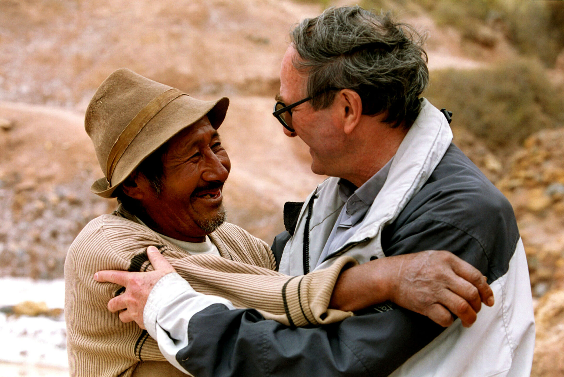 Josef Sayer bei einem Bergbauer in Cuzco/Peru.