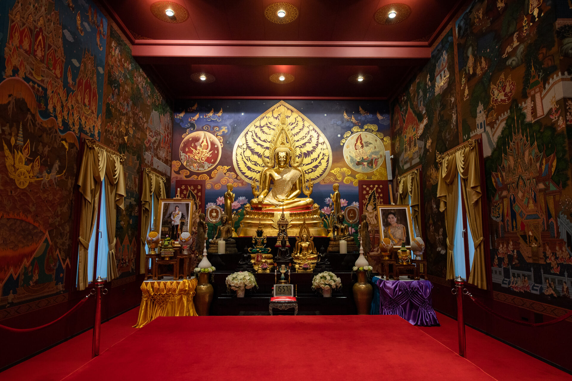 Viel Gold: buddhistischer Tempel in Gretzenbach