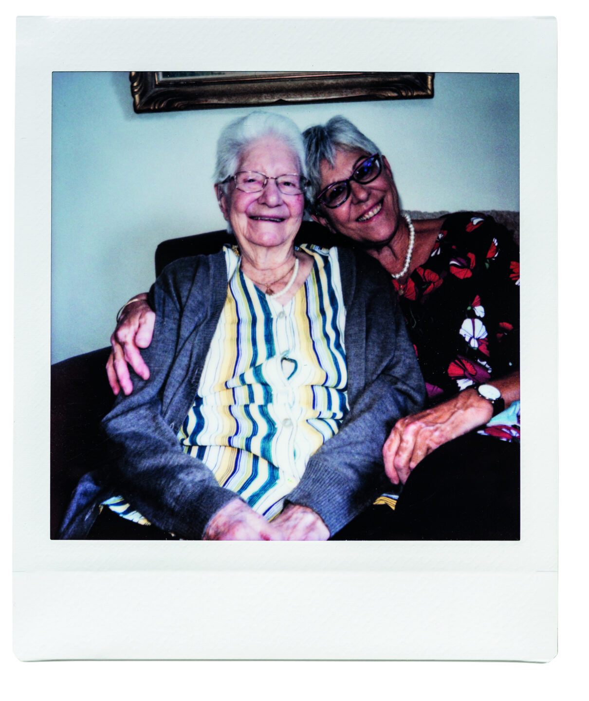 Marianne Beaud aus Morges VD (rechts) mit ihrer Mutter, die im Altersheim wochenlang isoliert wurde.