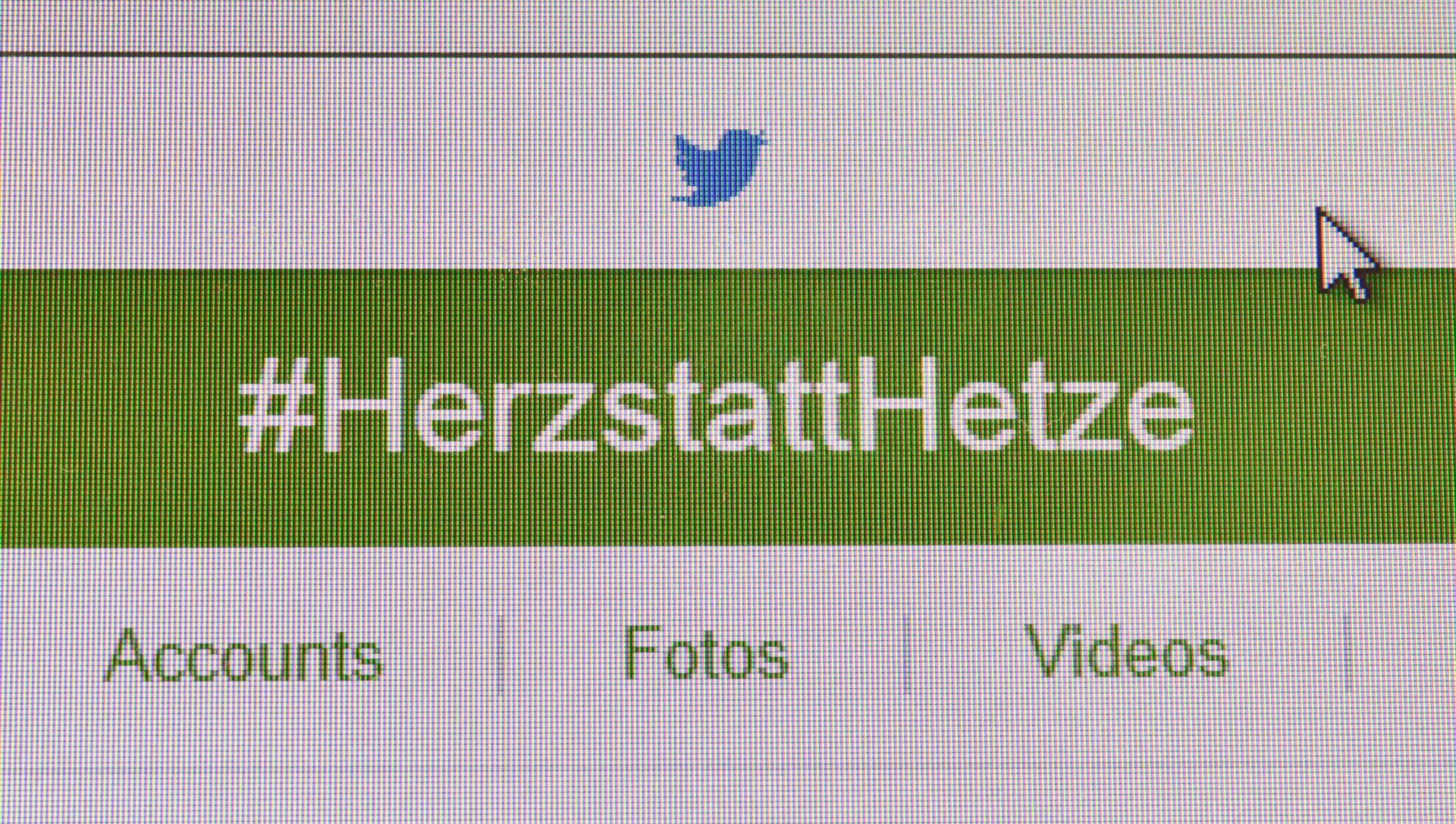 Hashtag "Herz statt Hetze" / #HerzstattHetze gegen Fremdenfeindlichkeit auf Twitter.