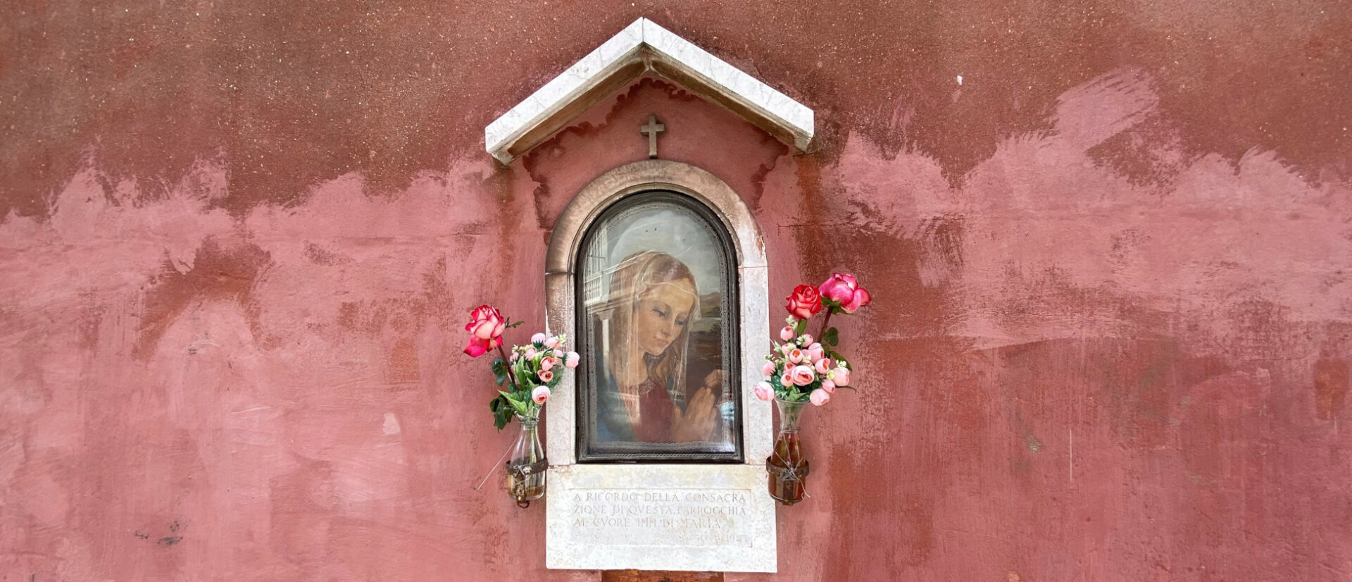 Heute geht der Marienmonat Mai zu Ende. Ab sofort sind in Gottesdiensten 100 Menschen und die liturgisch Mitwirkenden zugelassen.